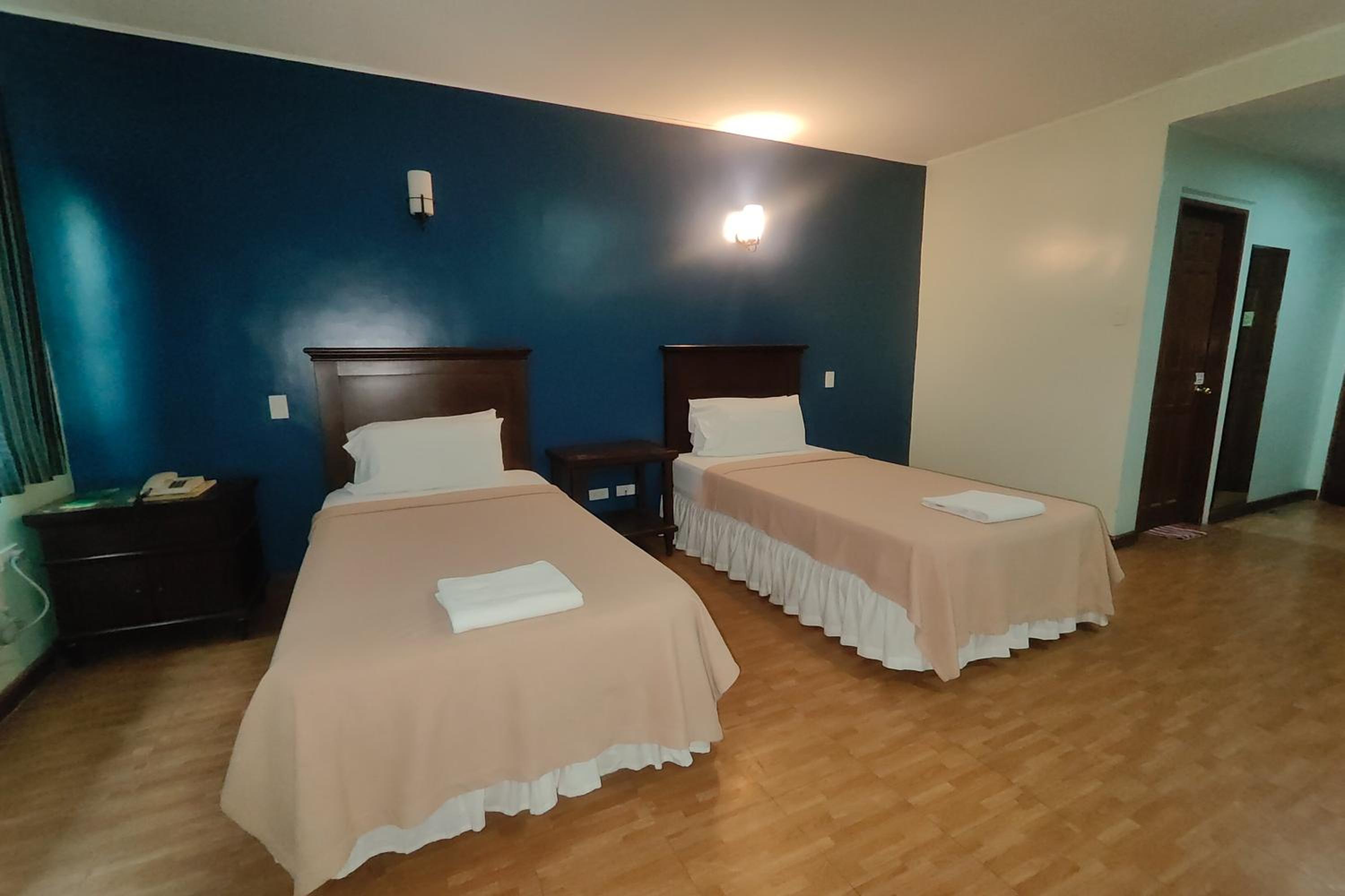 Standard Twin Room - Photo 1