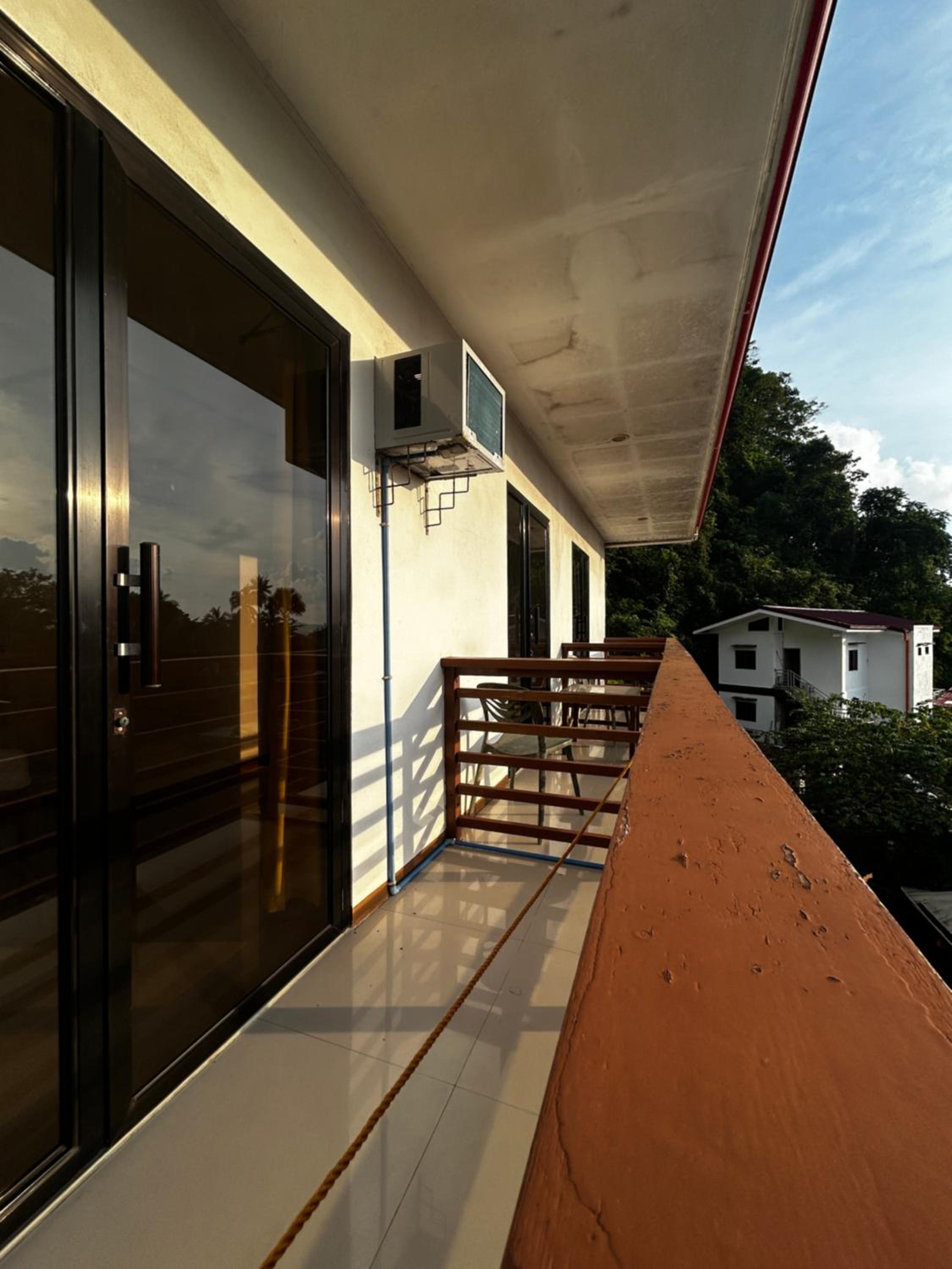 Double Room with Private Bathroom - Photo 4