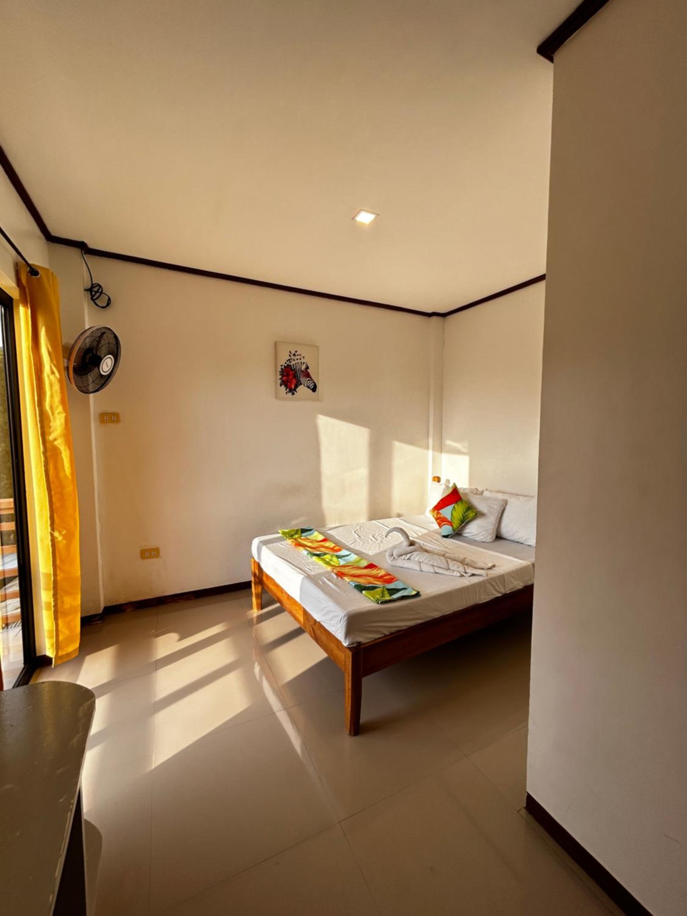 Double Room with Private Bathroom - Photo 5