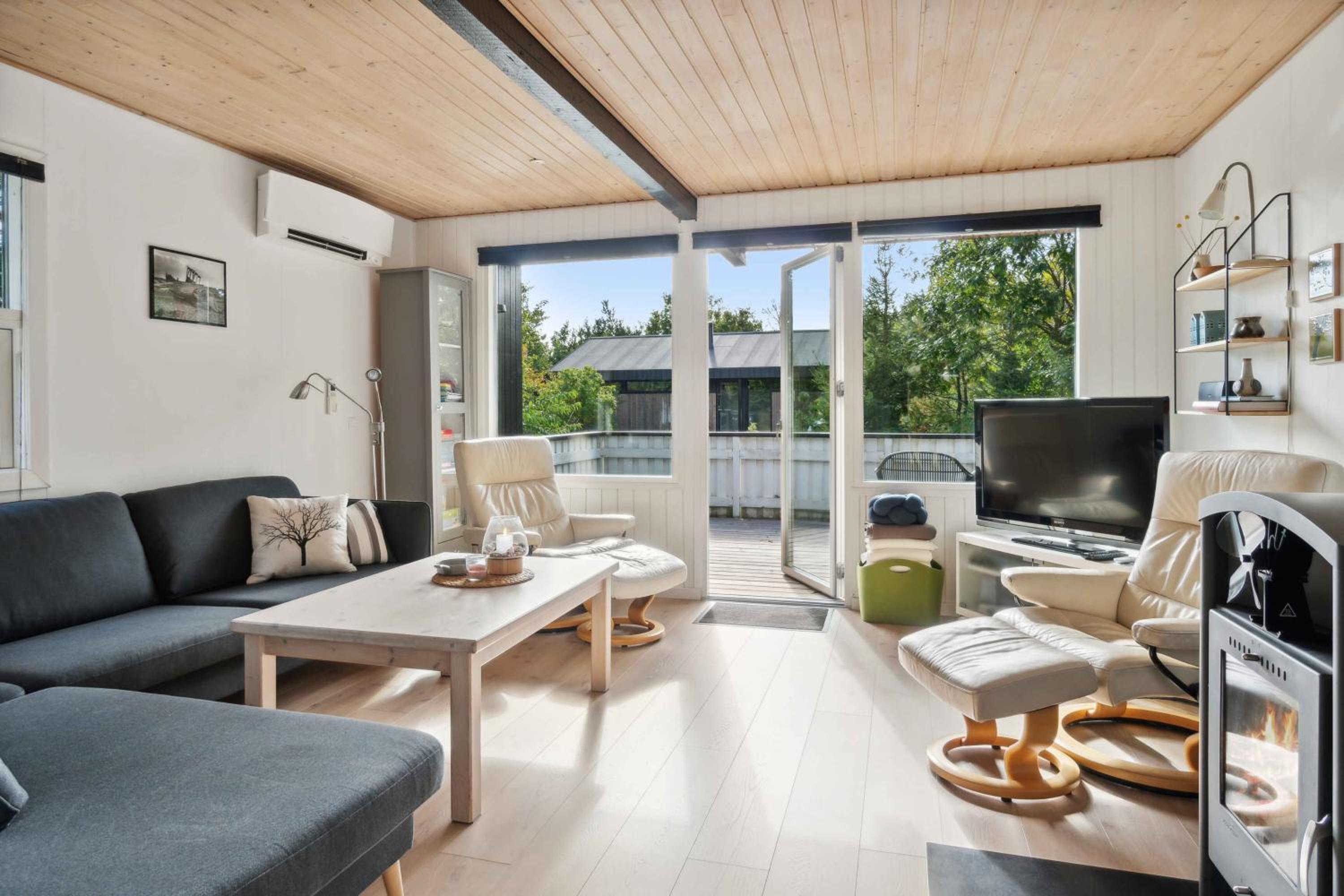 Three-Bedroom Vacation Home  photo 1