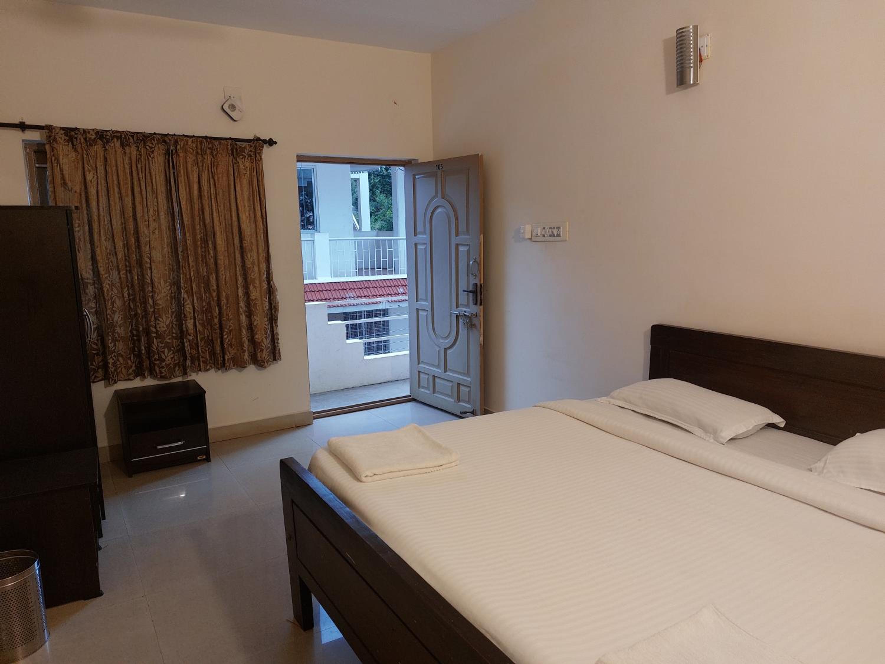 Standard Double Room - Photo 3