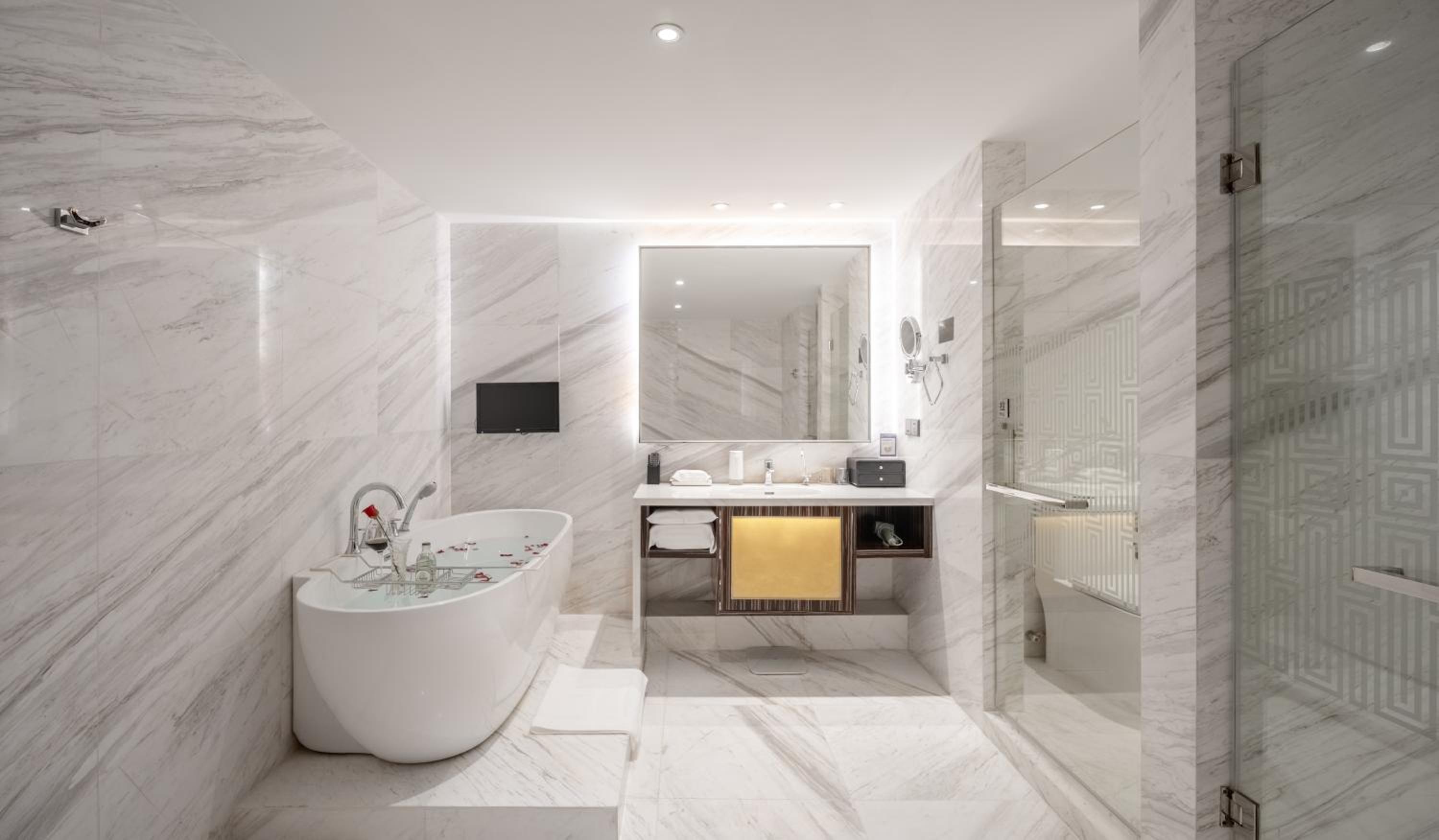 Lijia One King Room Suite - Photo 10