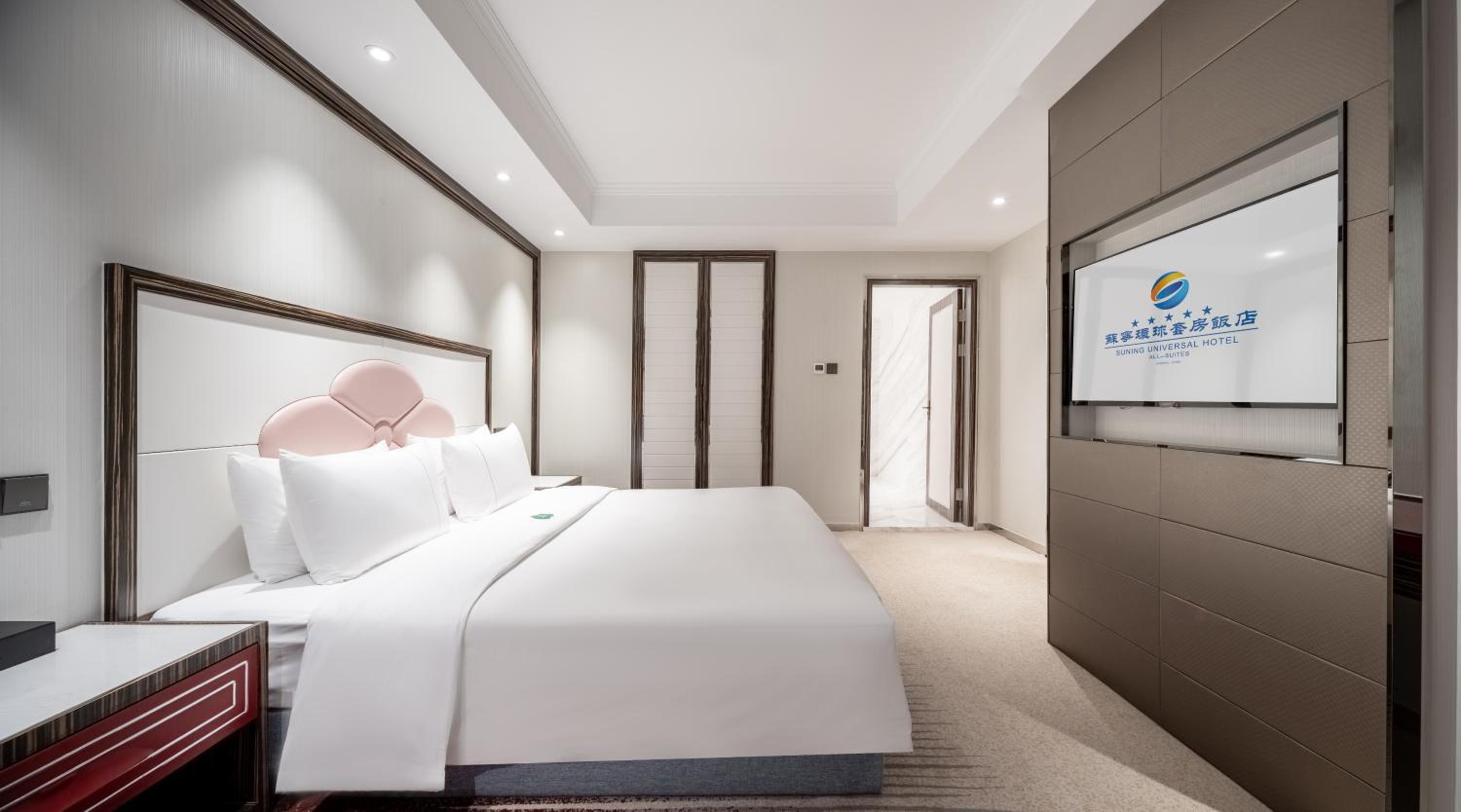 Lijia One King Room Suite - Photo 5