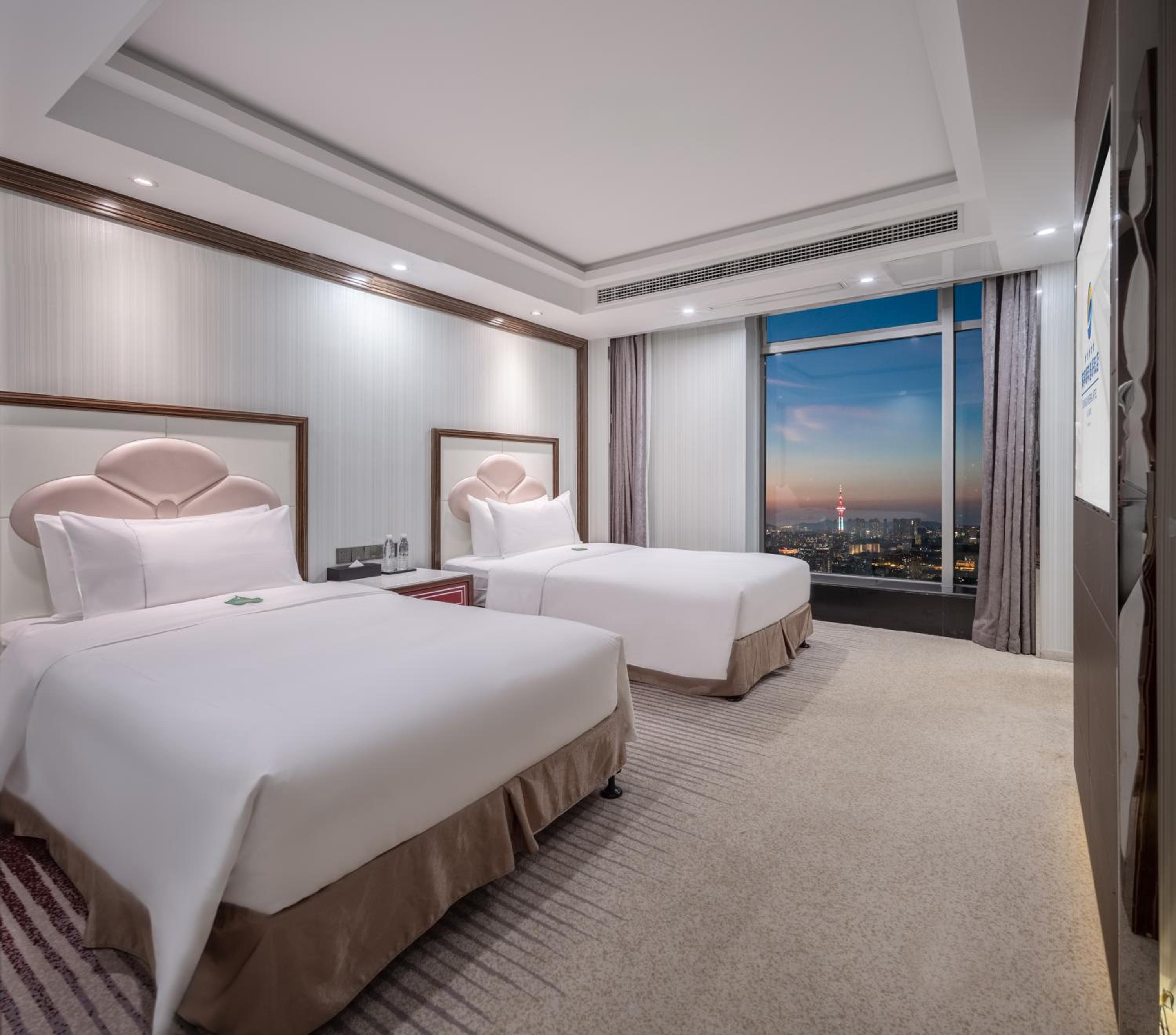 Lijia Twin Bed Suite - Photo 14