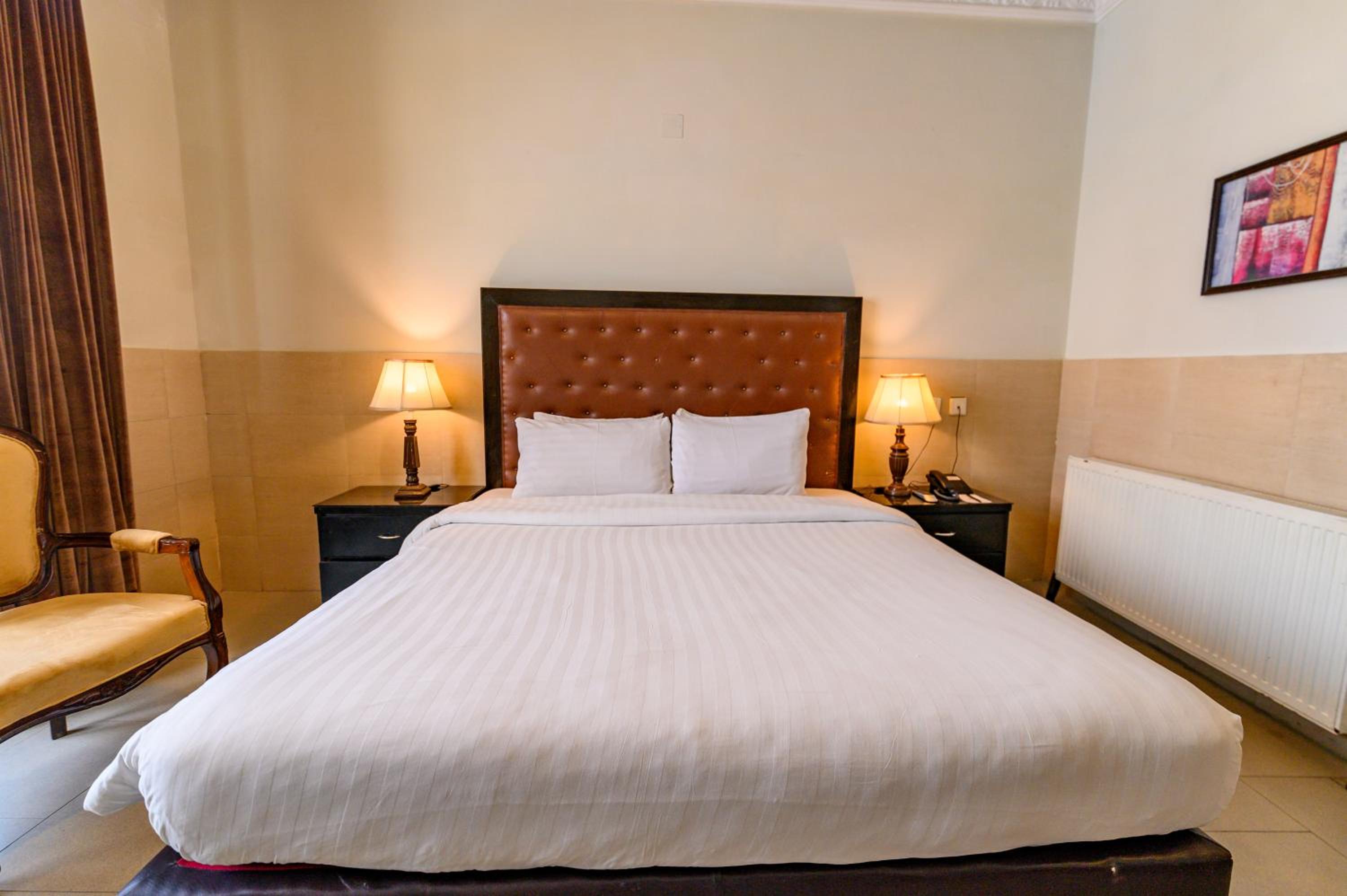 Executive Suite photo 2