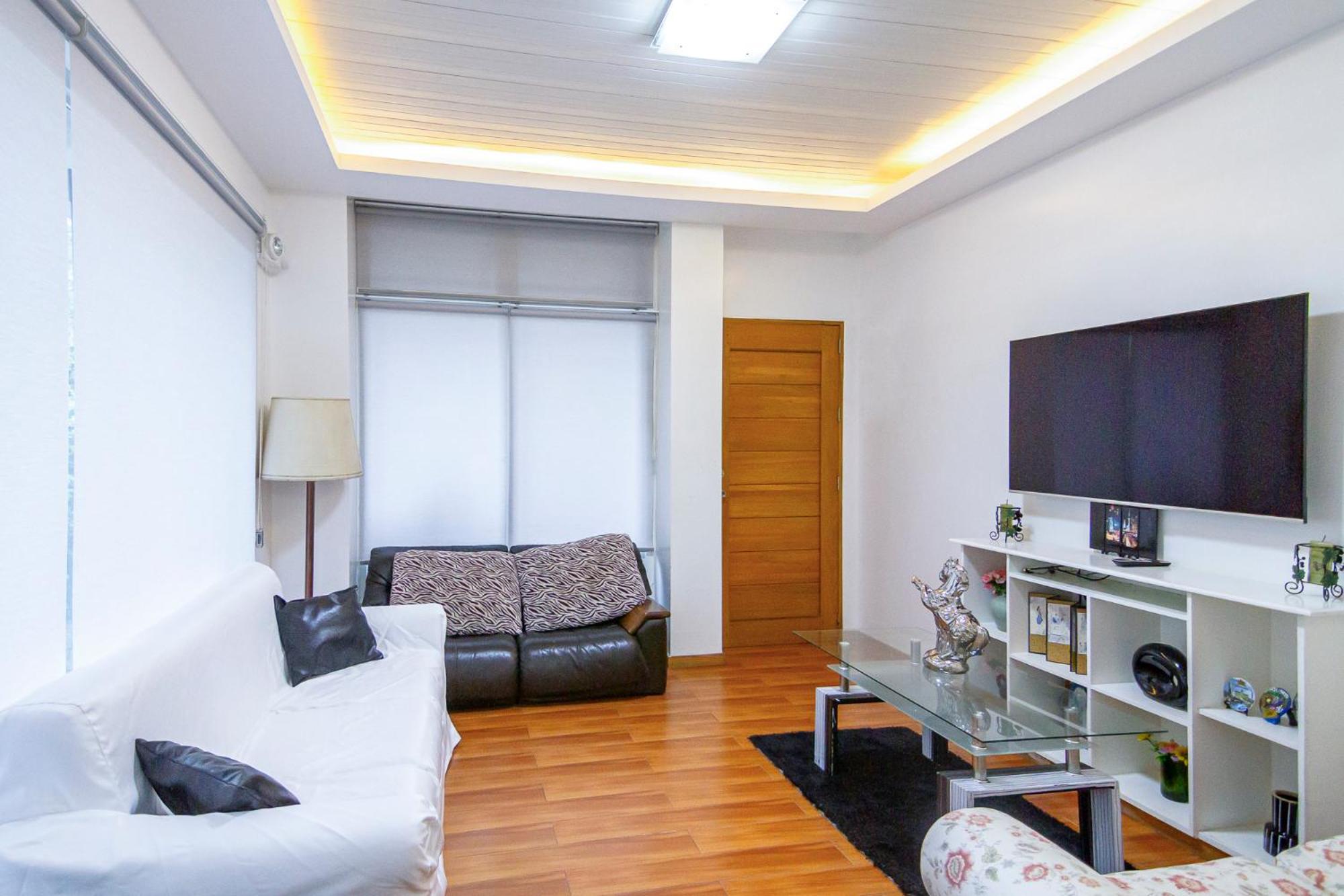 Three-Bedroom Apartment photo 2