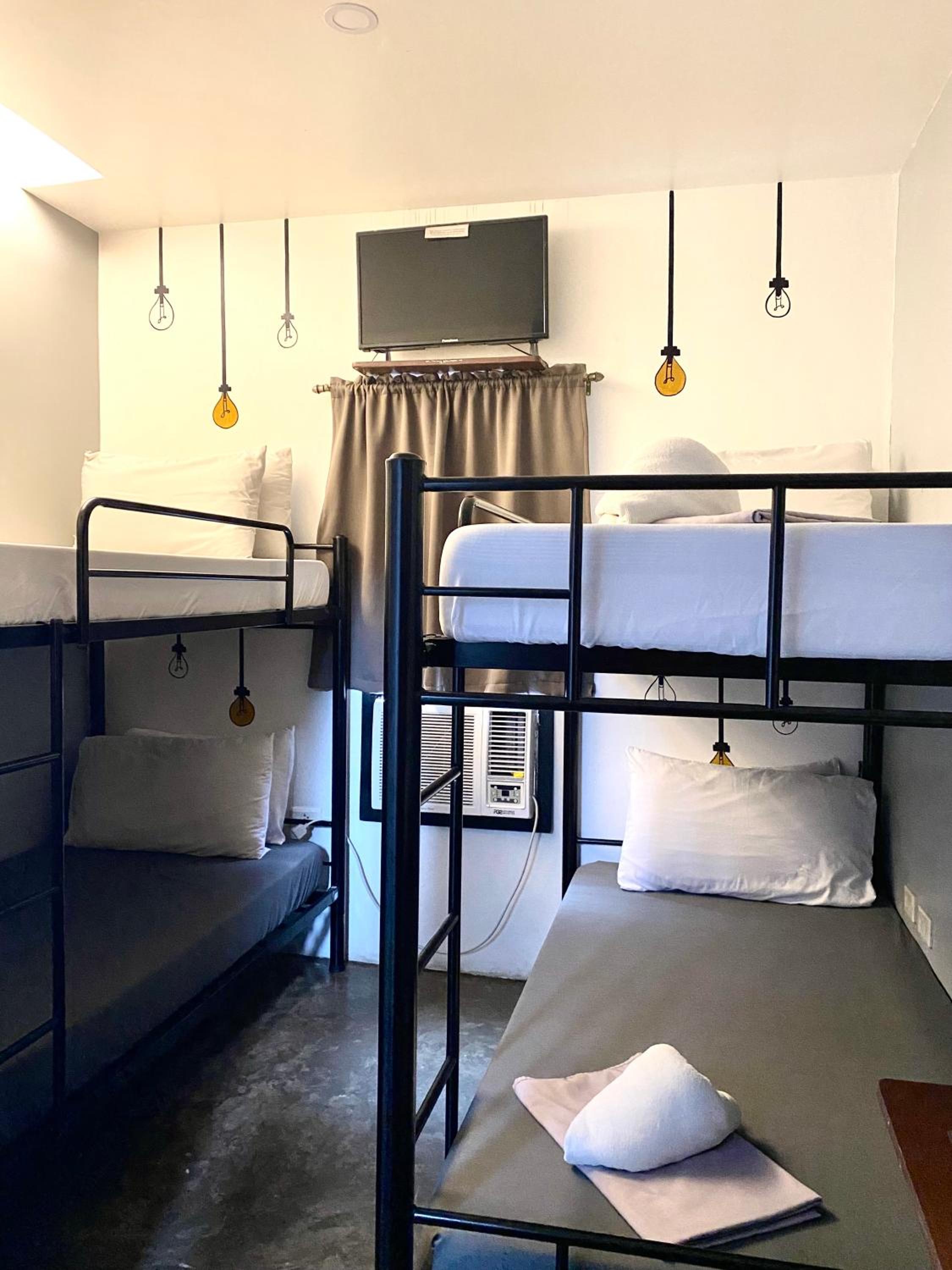 4-Bed Mixed Dormitory Room photo 1