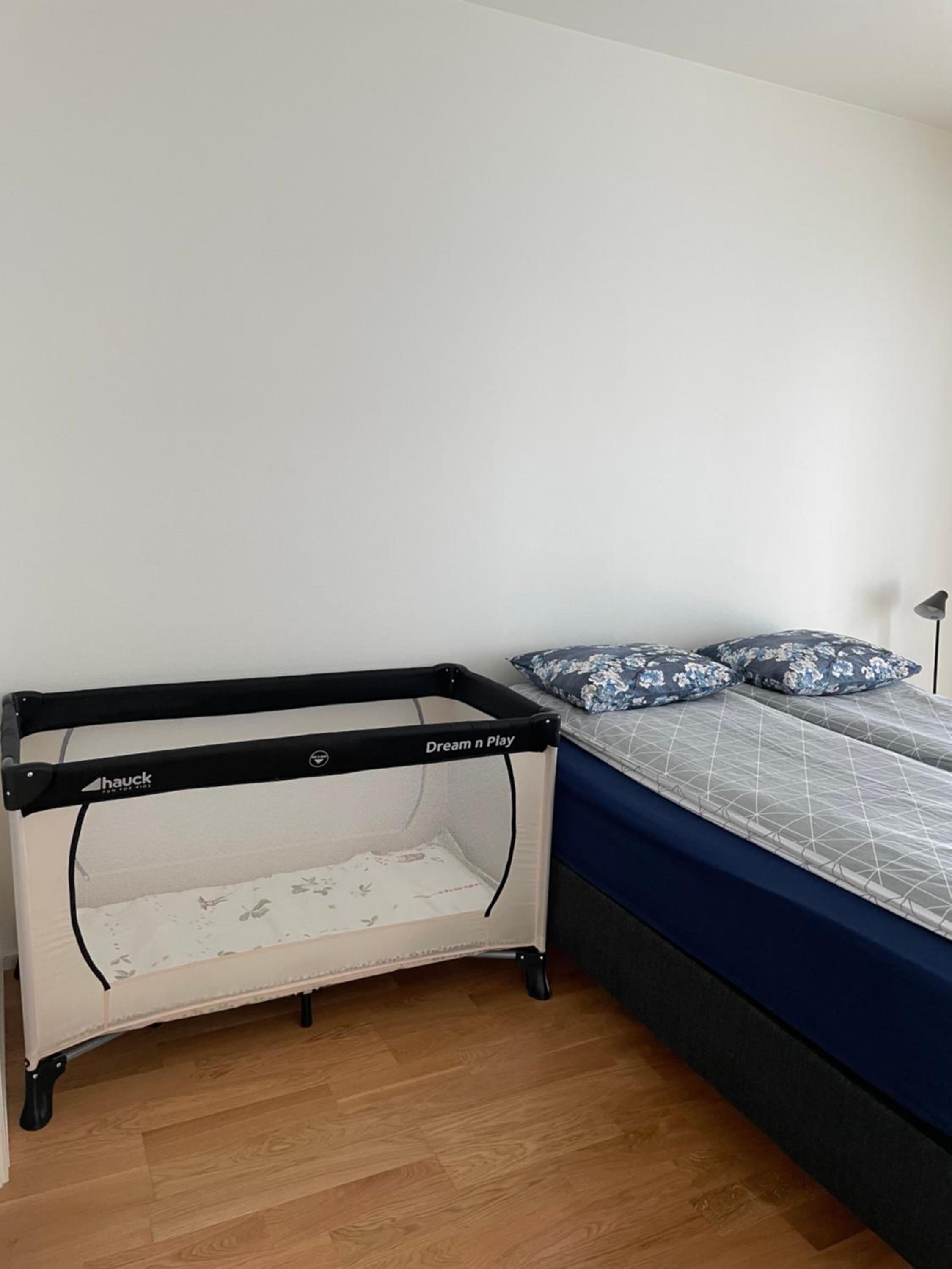 One-Bedroom Apartment photo 2