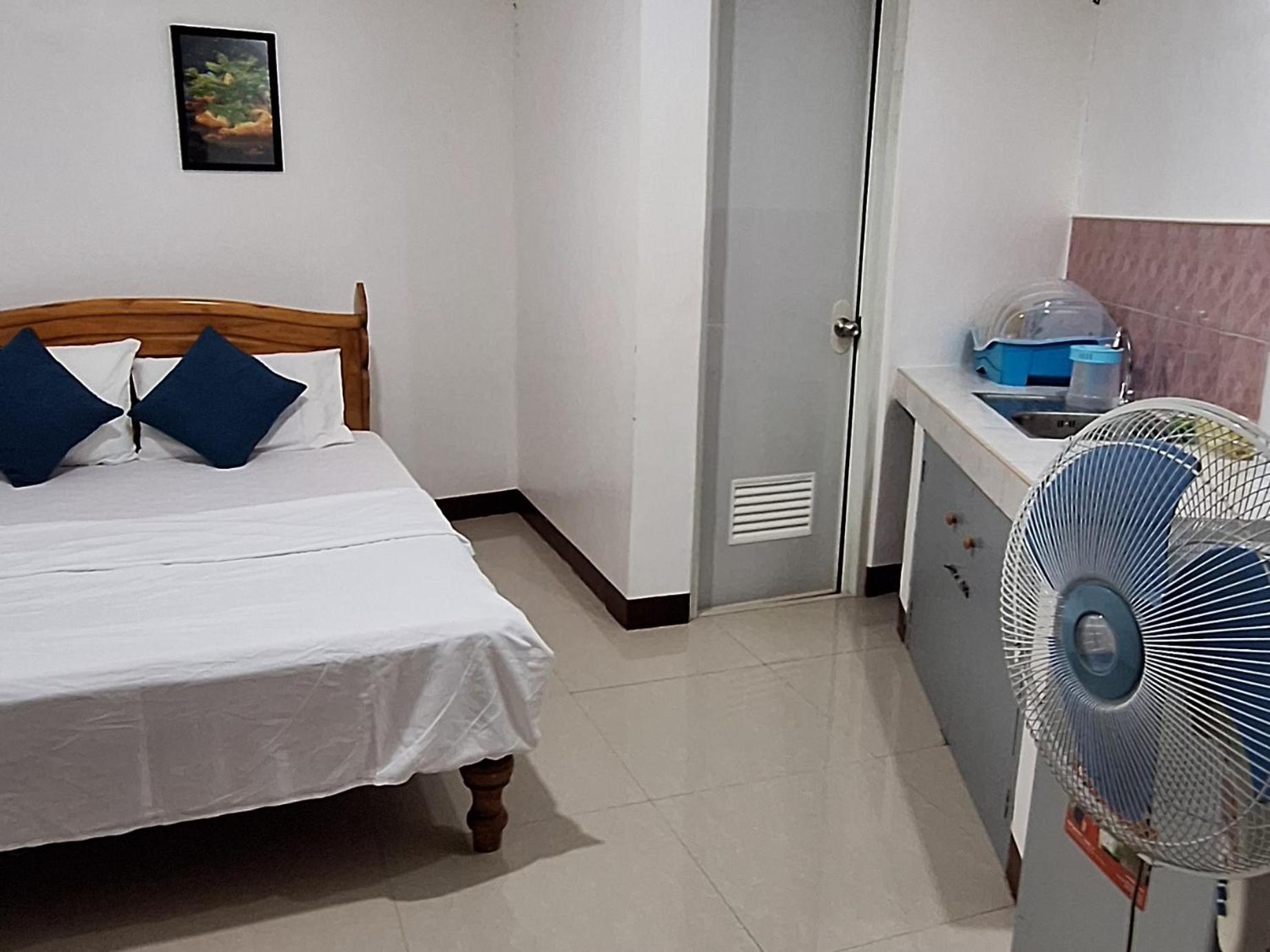 Double Room with Private Bathroom photo 2