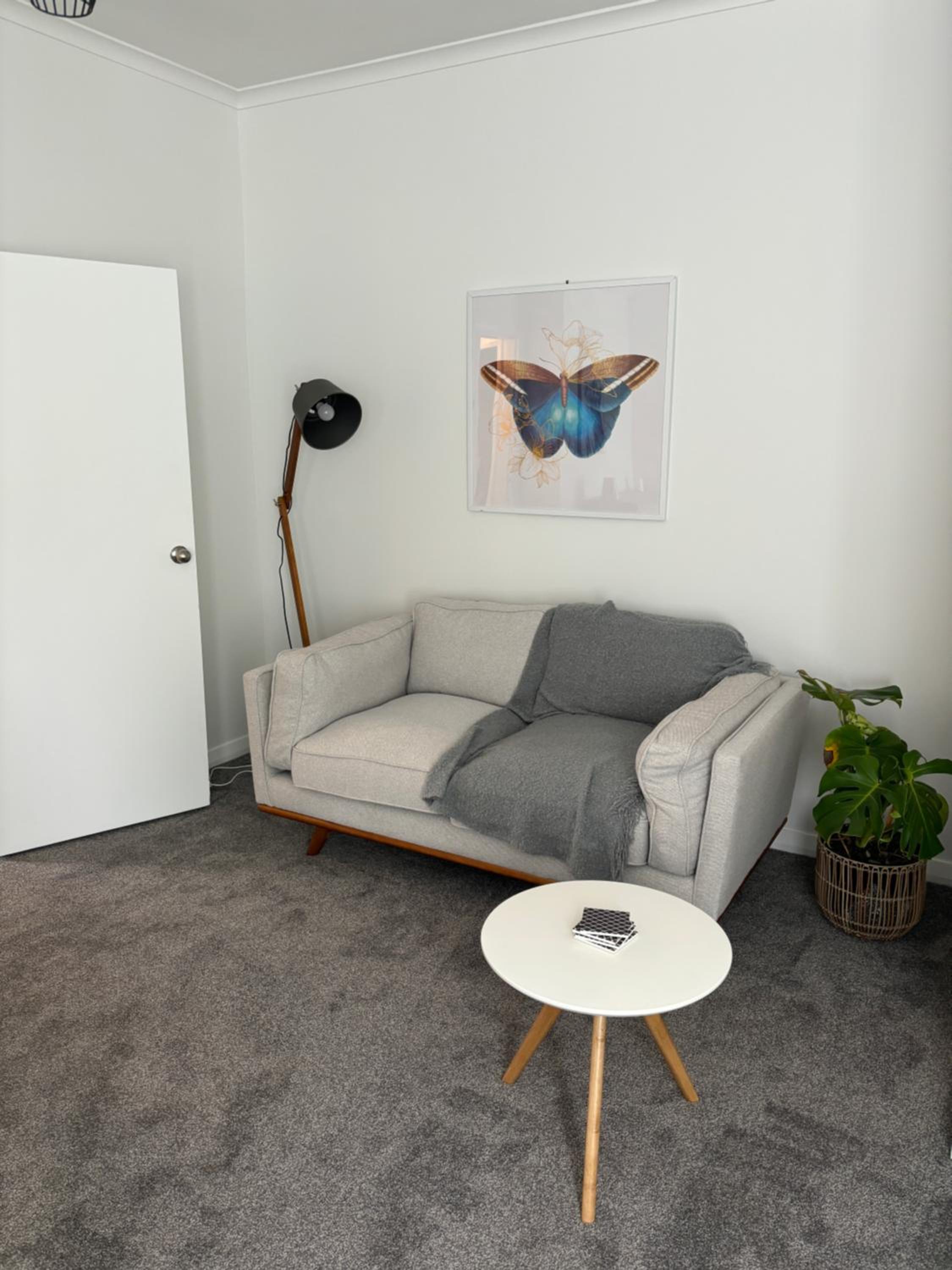 One-Bedroom Apartment photo 3