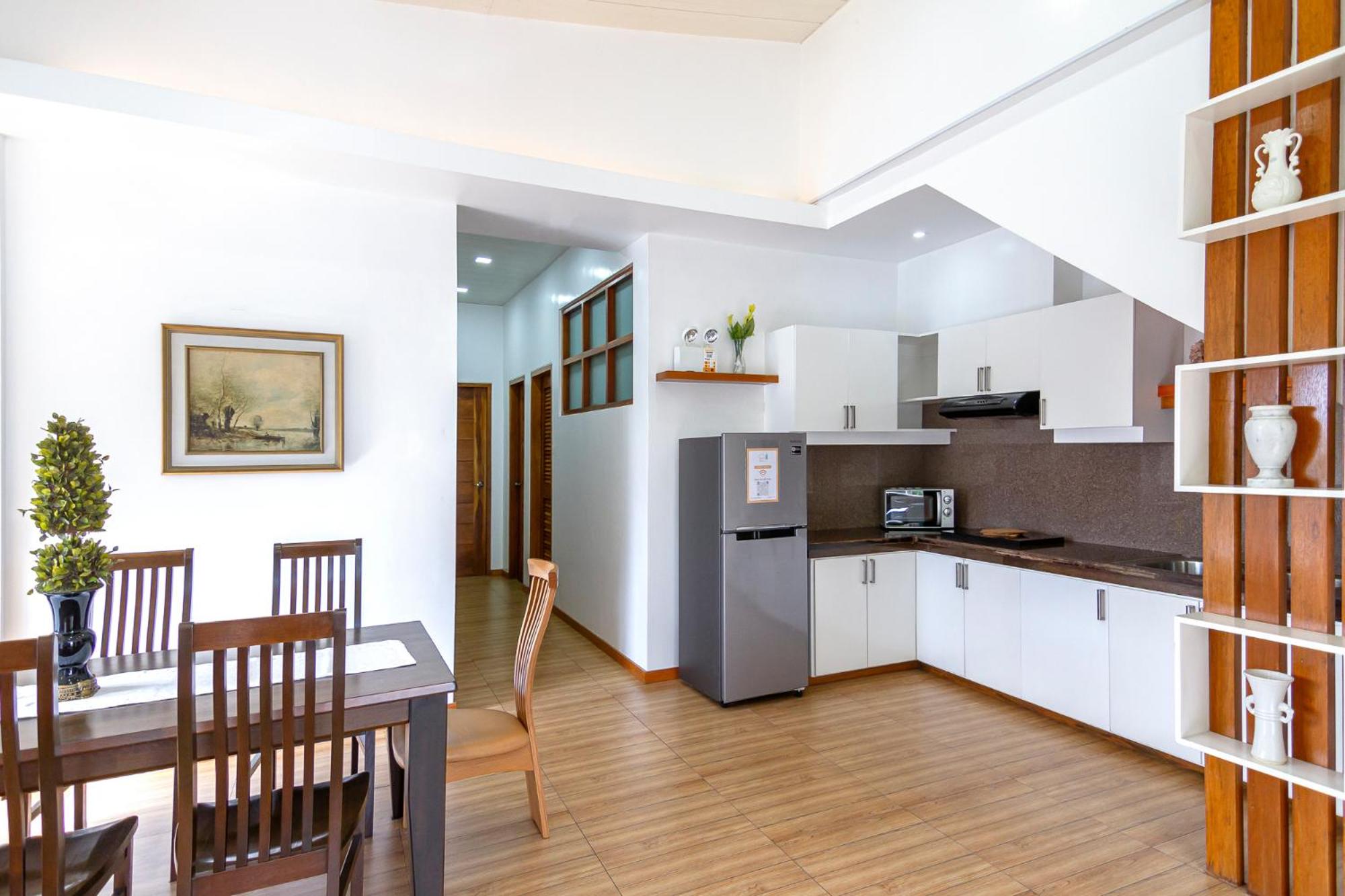 Three-Bedroom Apartment - Photo 4