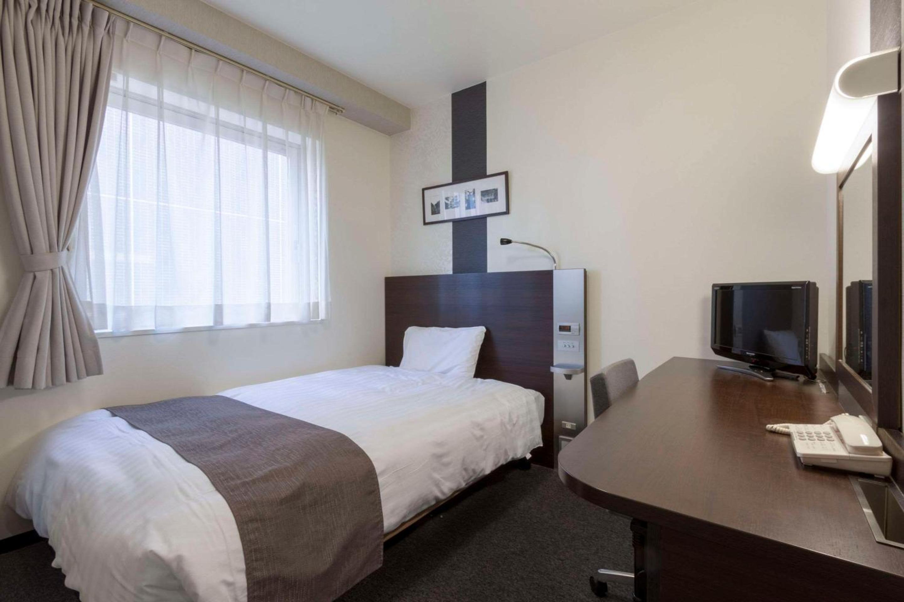 Double Room - Non-Smoking  - Photo 4