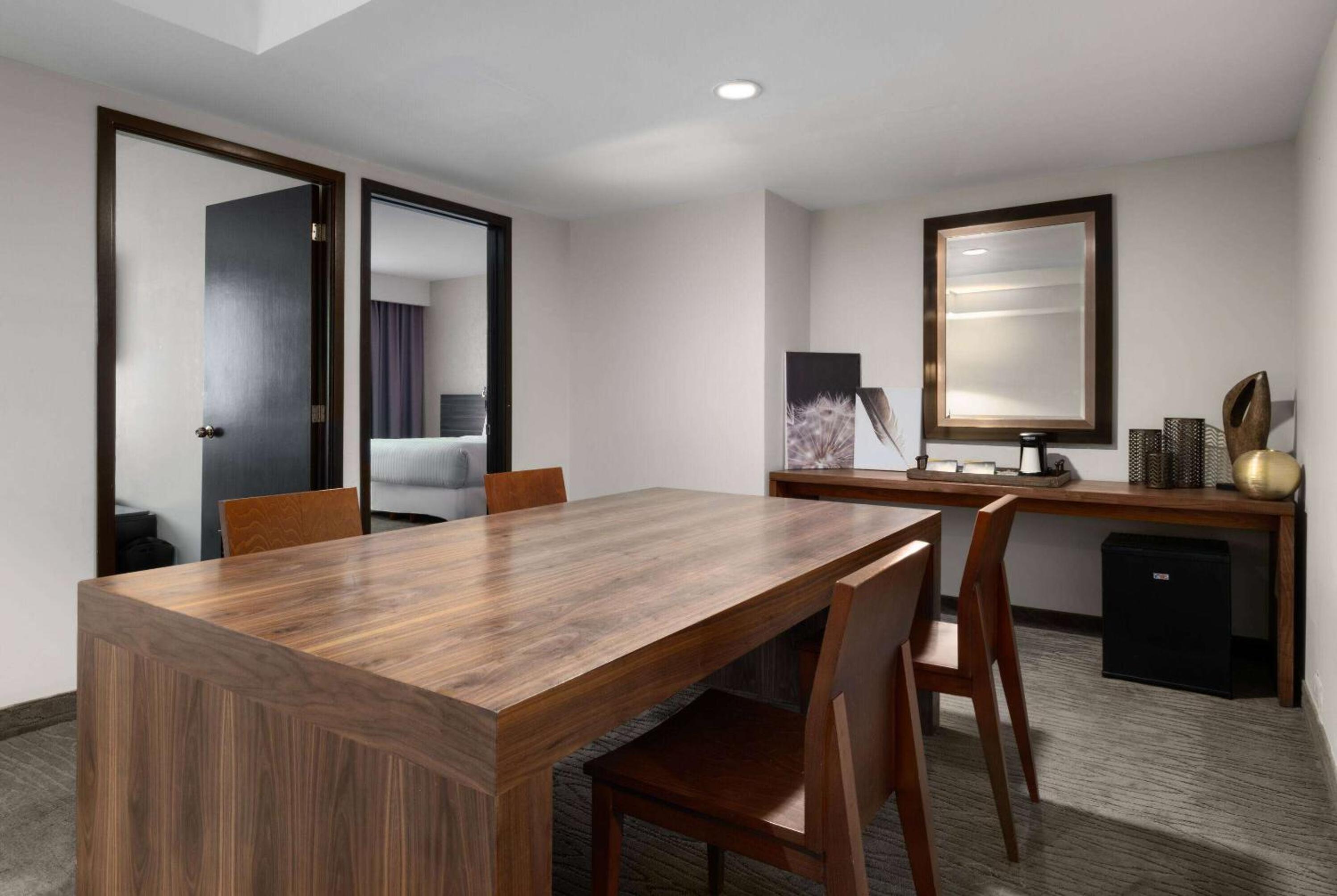 Master Suite with One King Bed, Non-Smoking