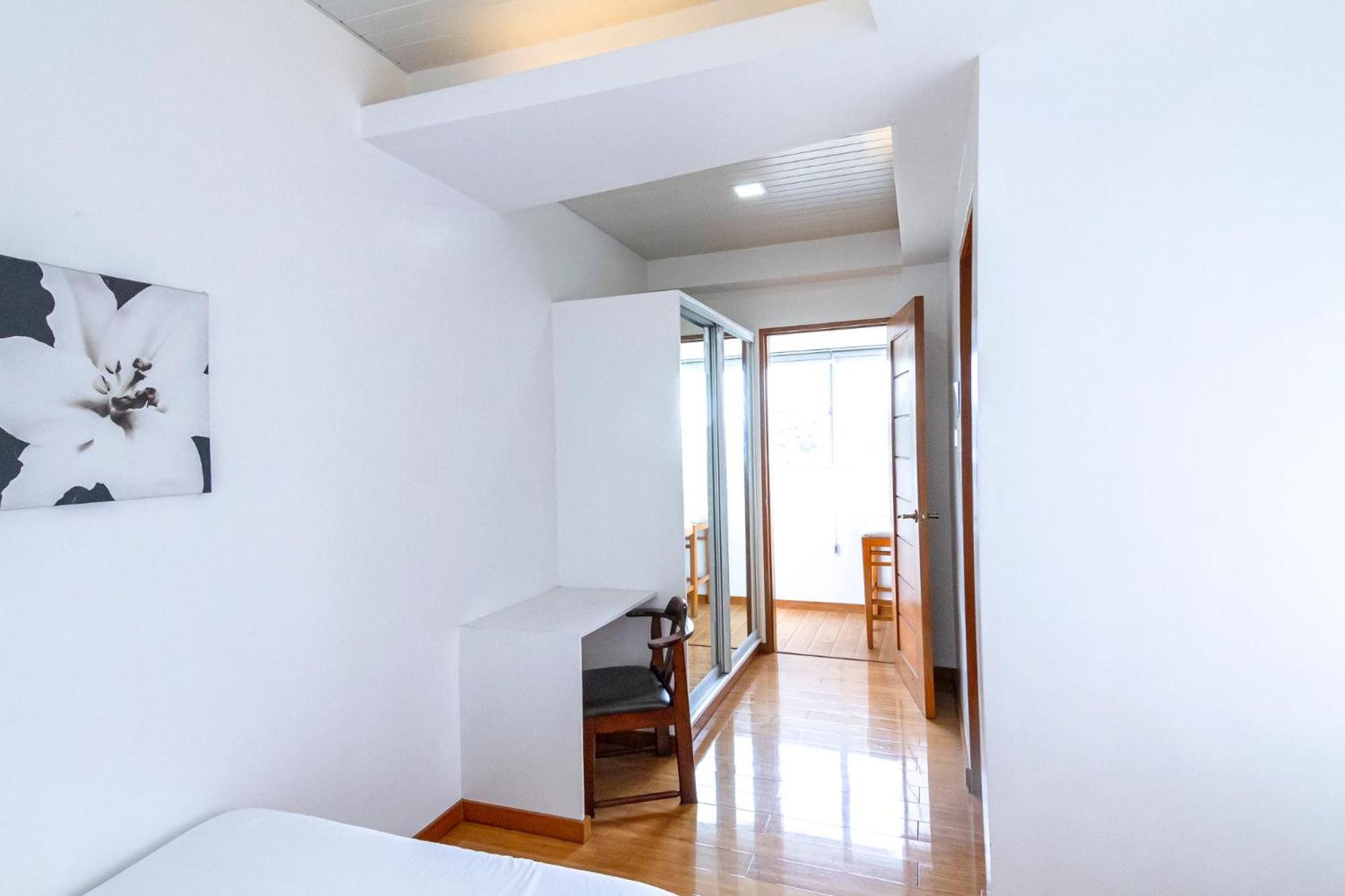 Apartment with Balcony photo 2