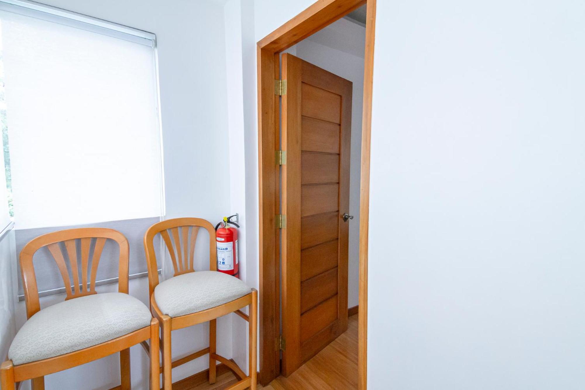 Apartment with Balcony photo 3