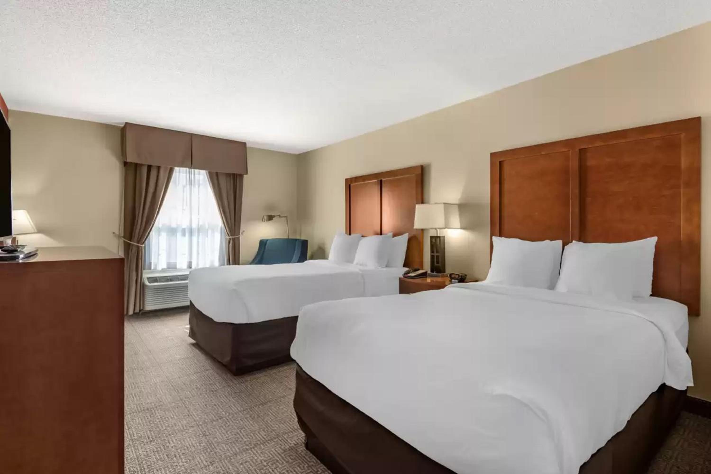 Double Room with Two Double Beds - Non-Smoking photo 2