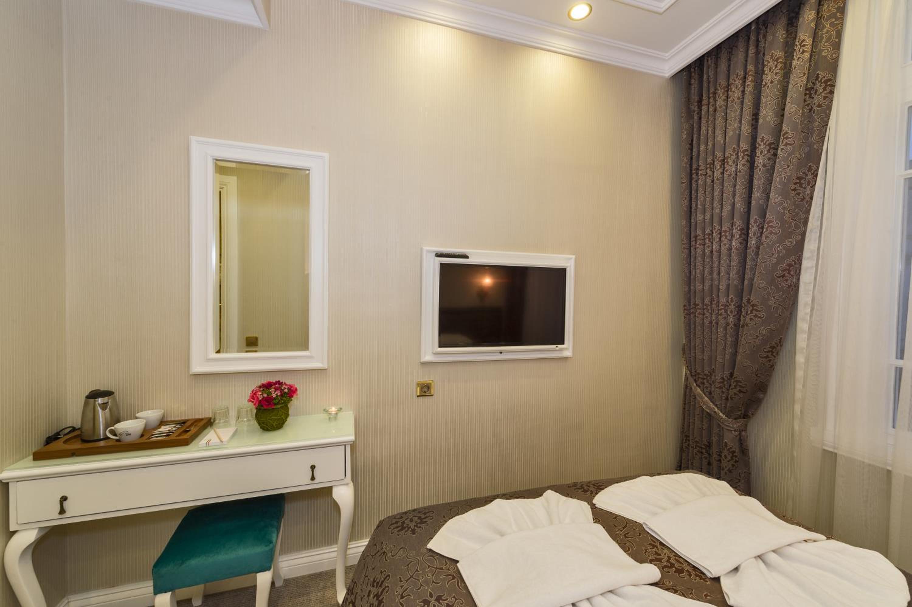 Economy Double Room photo 3