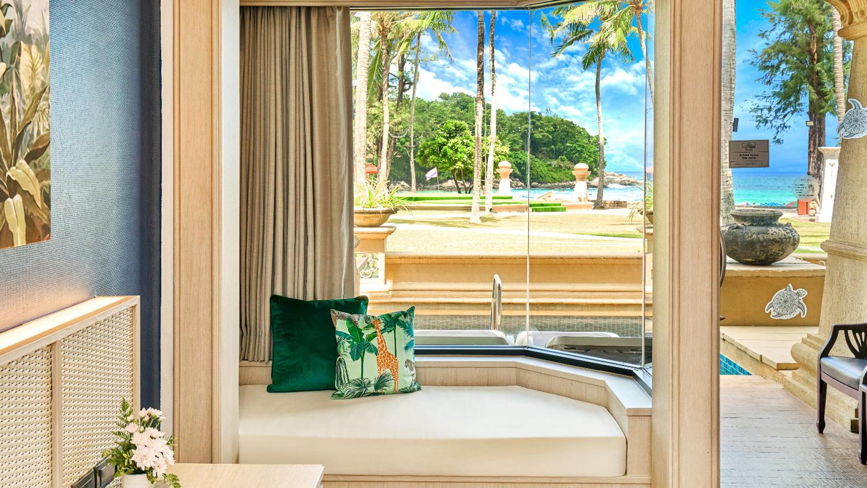 Deluxe Pool Access - Photo 4