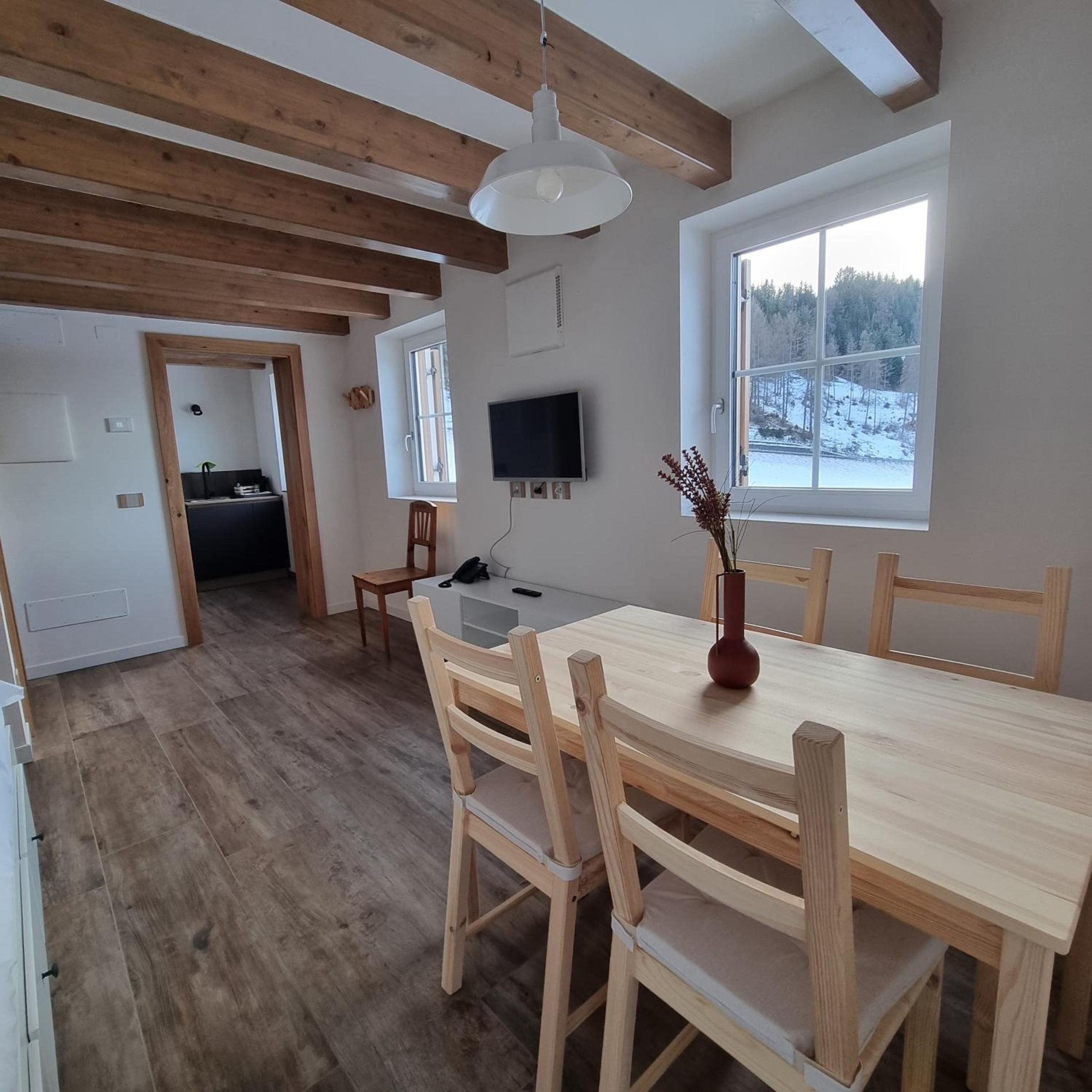 Apartment with Mountain View photo 2