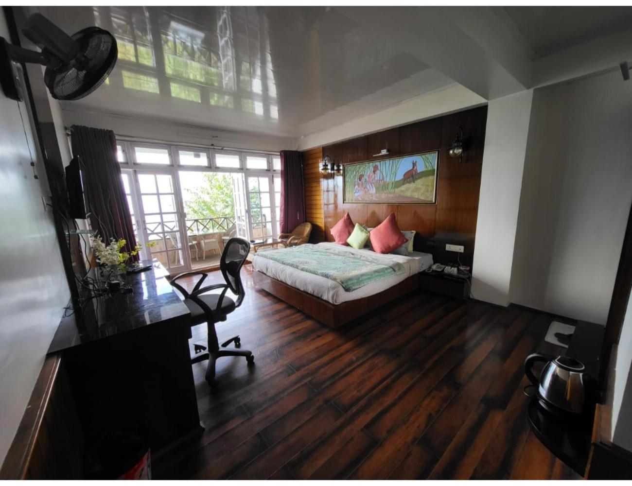 Deluxe Room - Photo 2