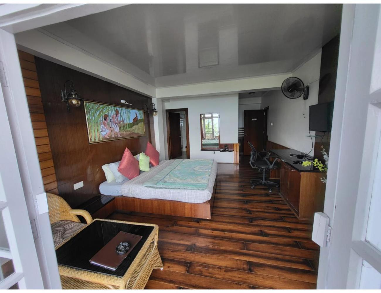 Deluxe Room - Photo 19