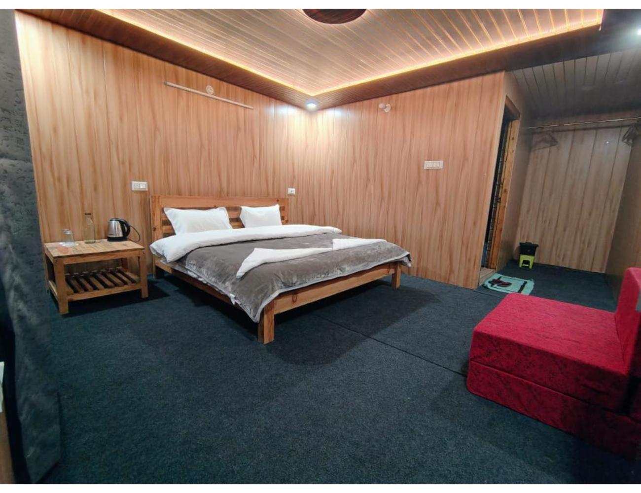 Deluxe Queen Room photo 2