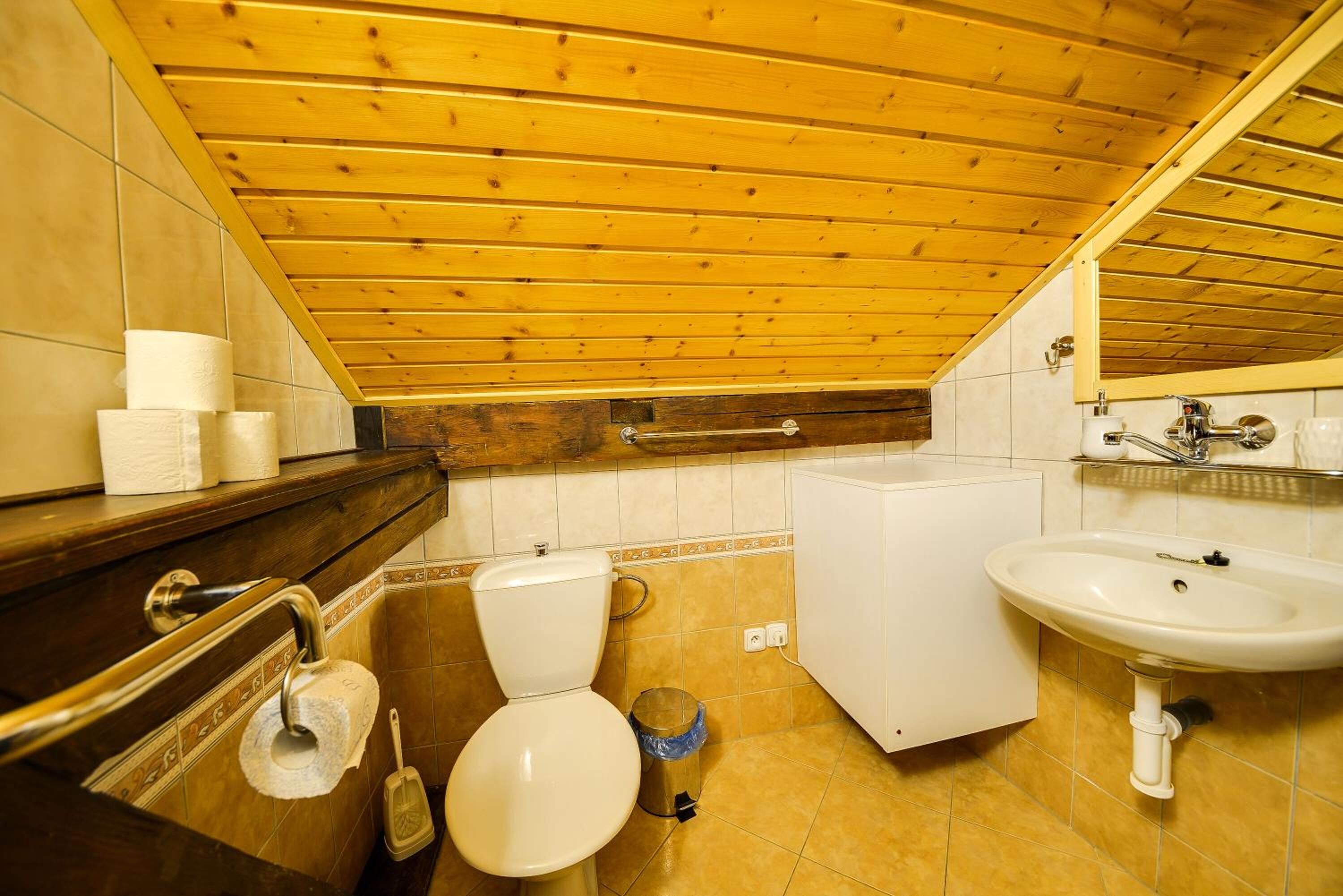 Standard Double Room - Attic photo 2