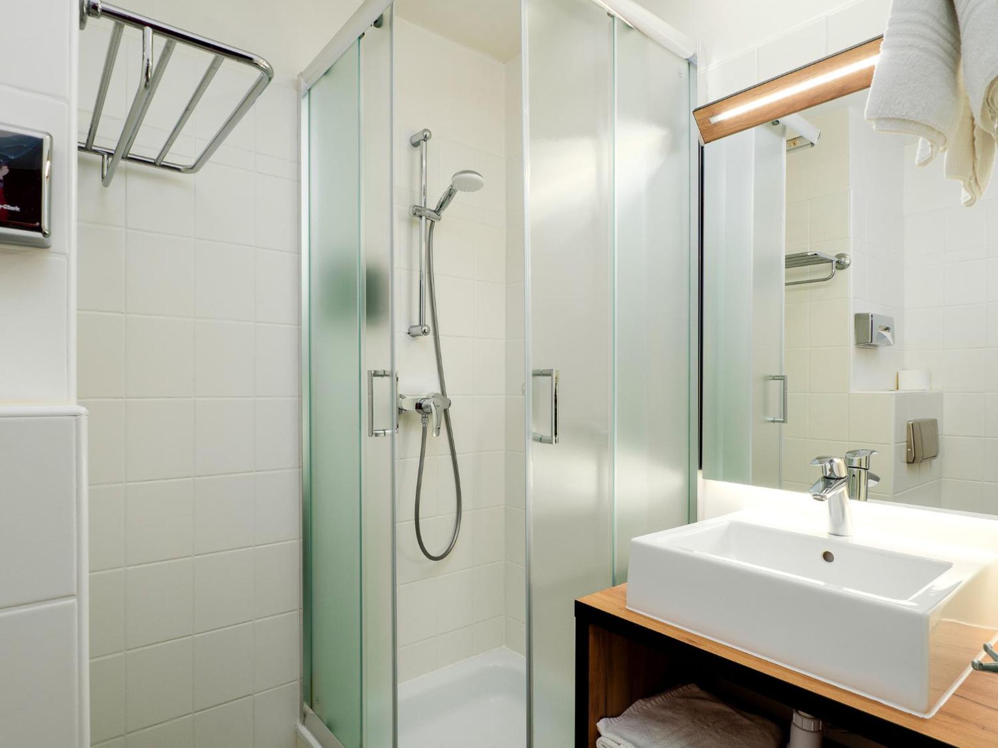 Twin Room - Photo 2