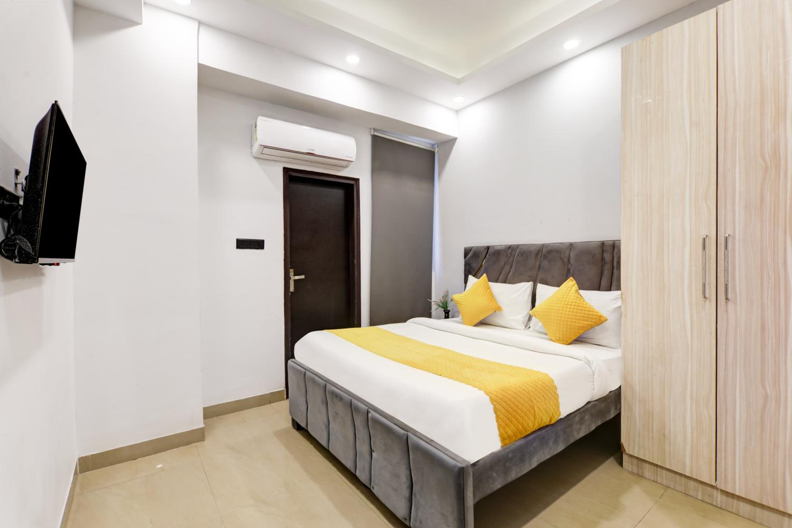 Deluxe Room - Photo 2