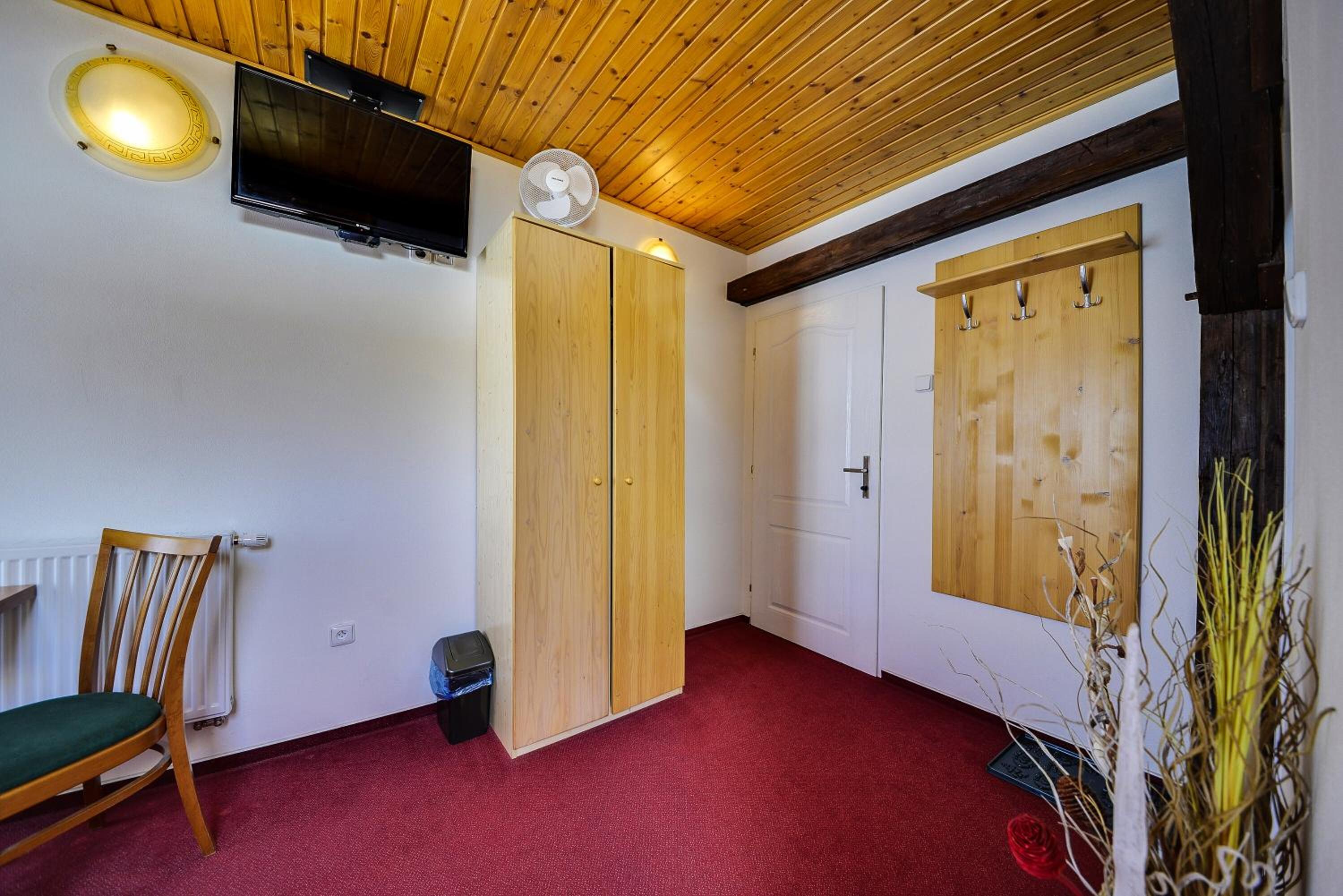 Standard Double Room - Attic photo 2
