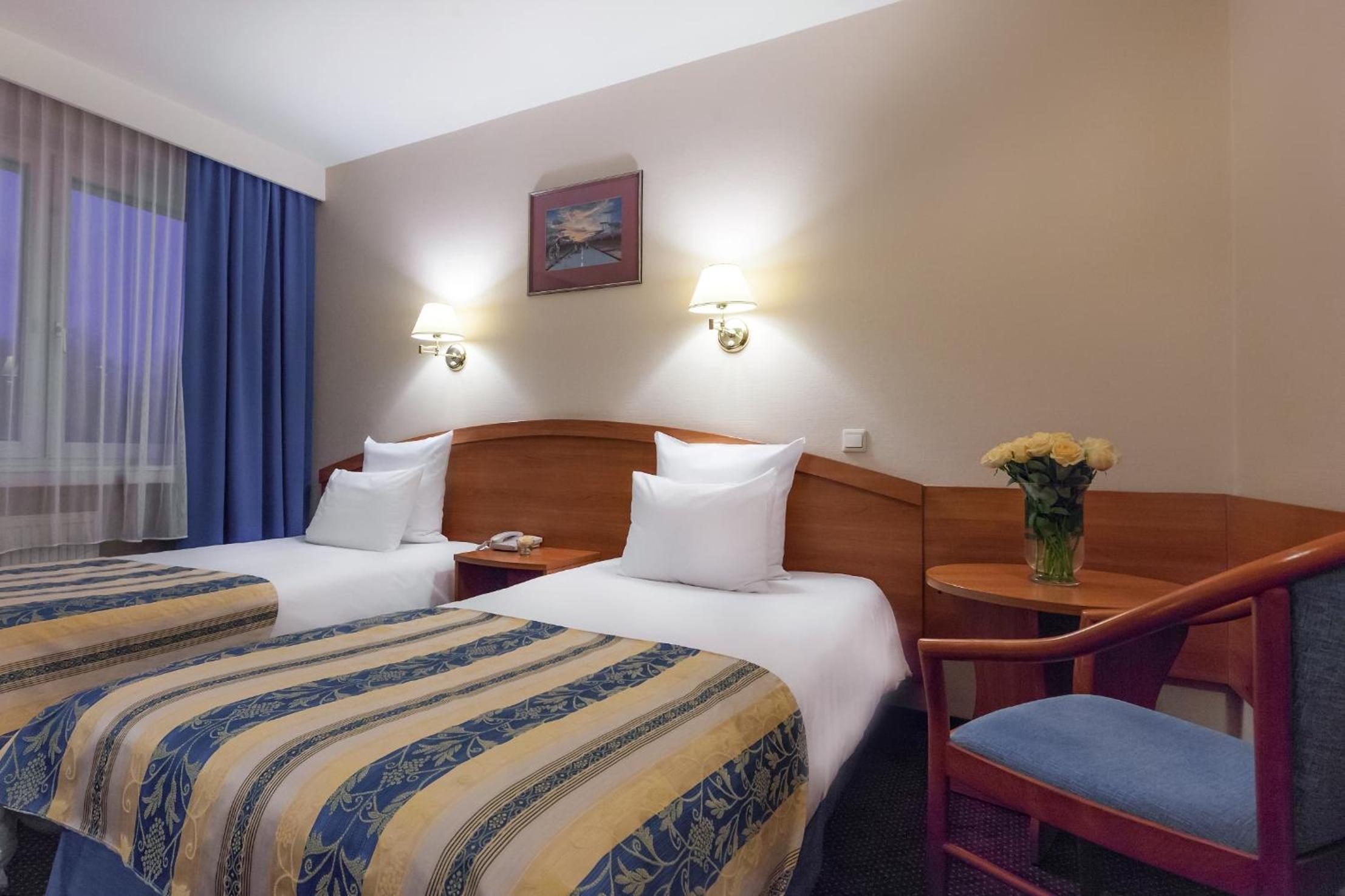 Twin Room - Photo 5