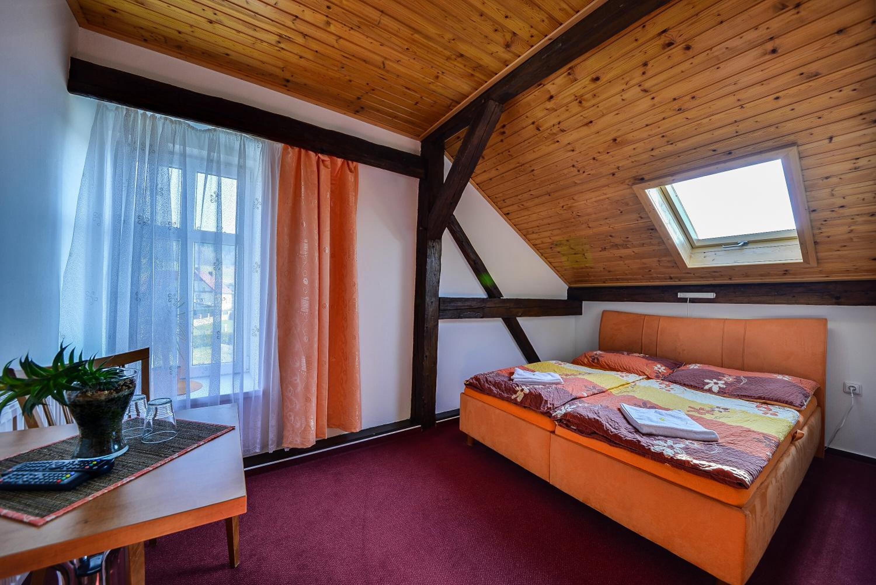 Standard King Room - Attic photo 3