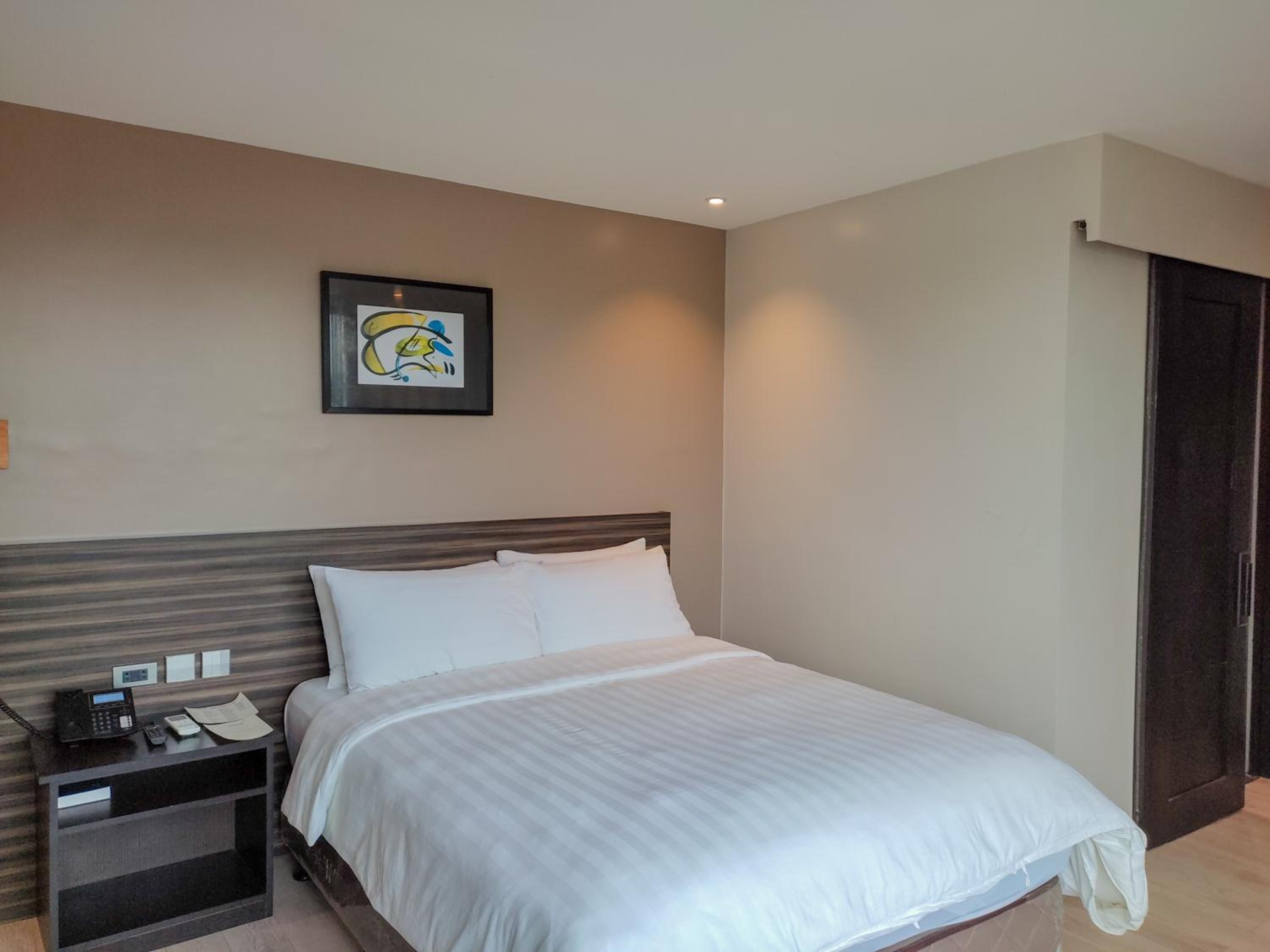Executive Room - Photo 3
