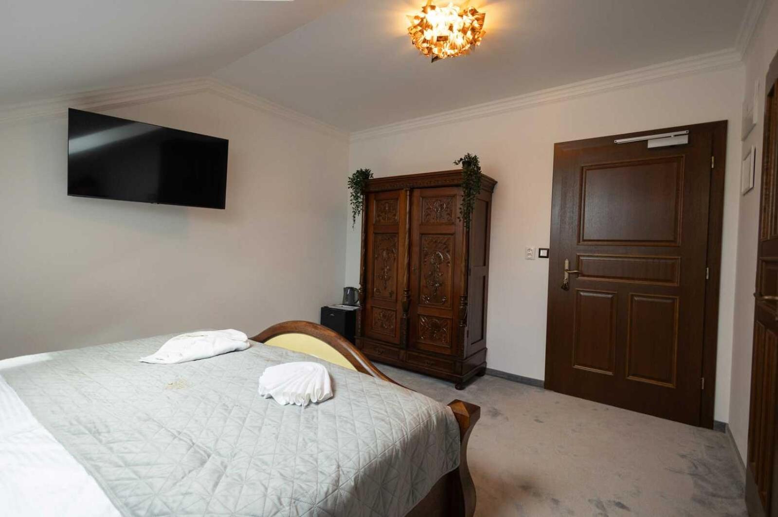 Deluxe King Room photo 2