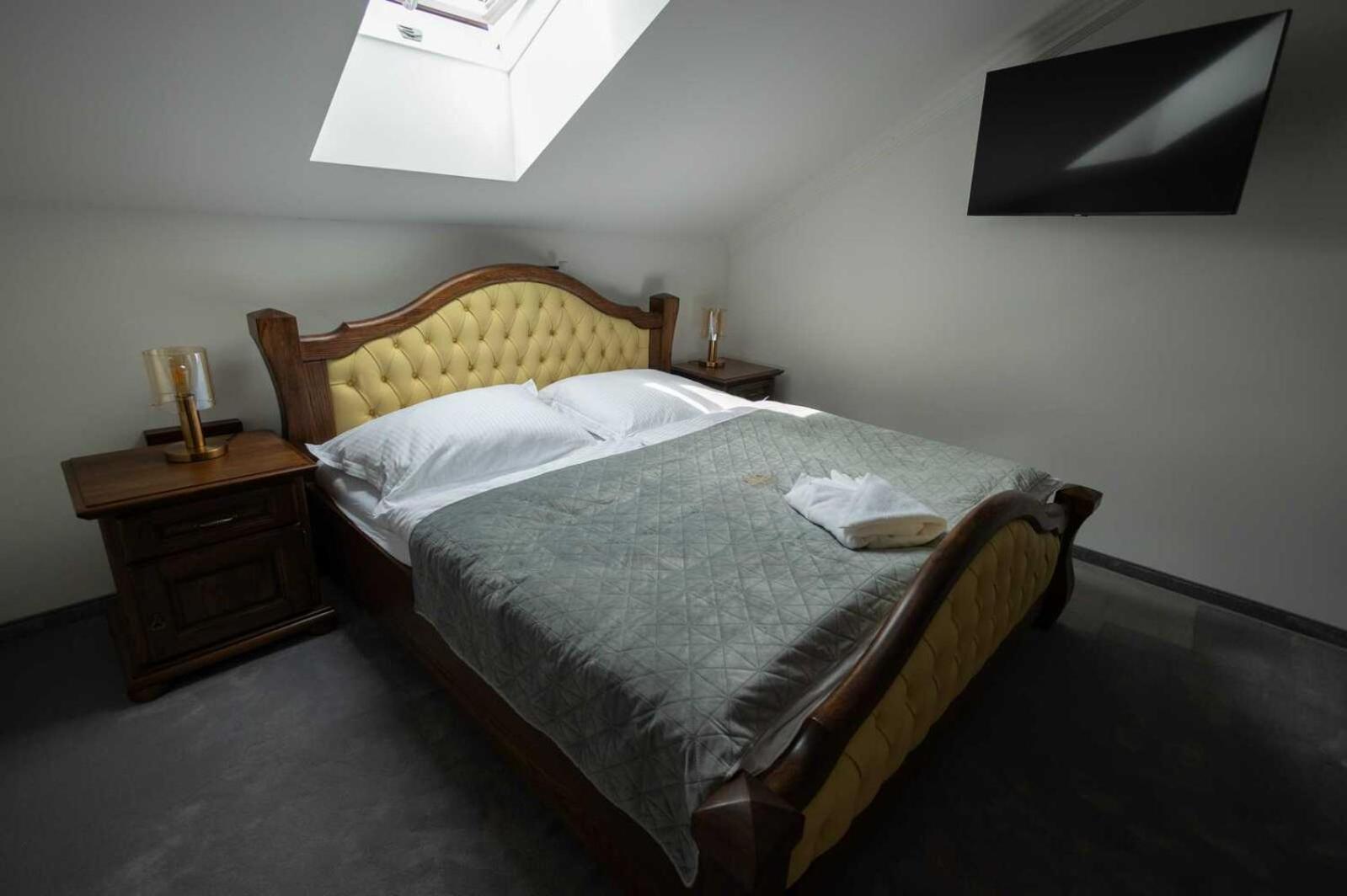 Deluxe King Room photo 1