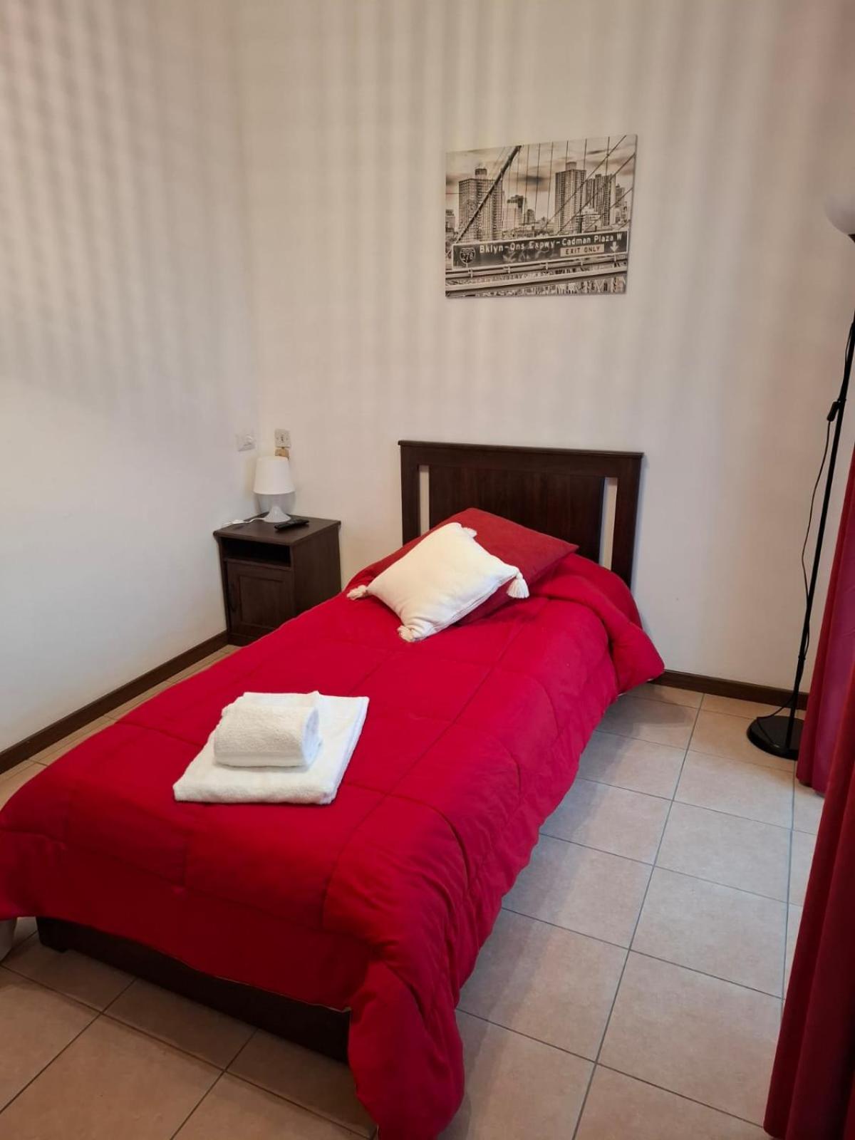 Budget Twin Room photo 2