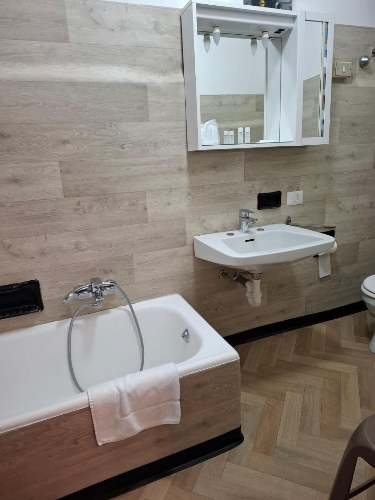 Triple Room - Photo 3