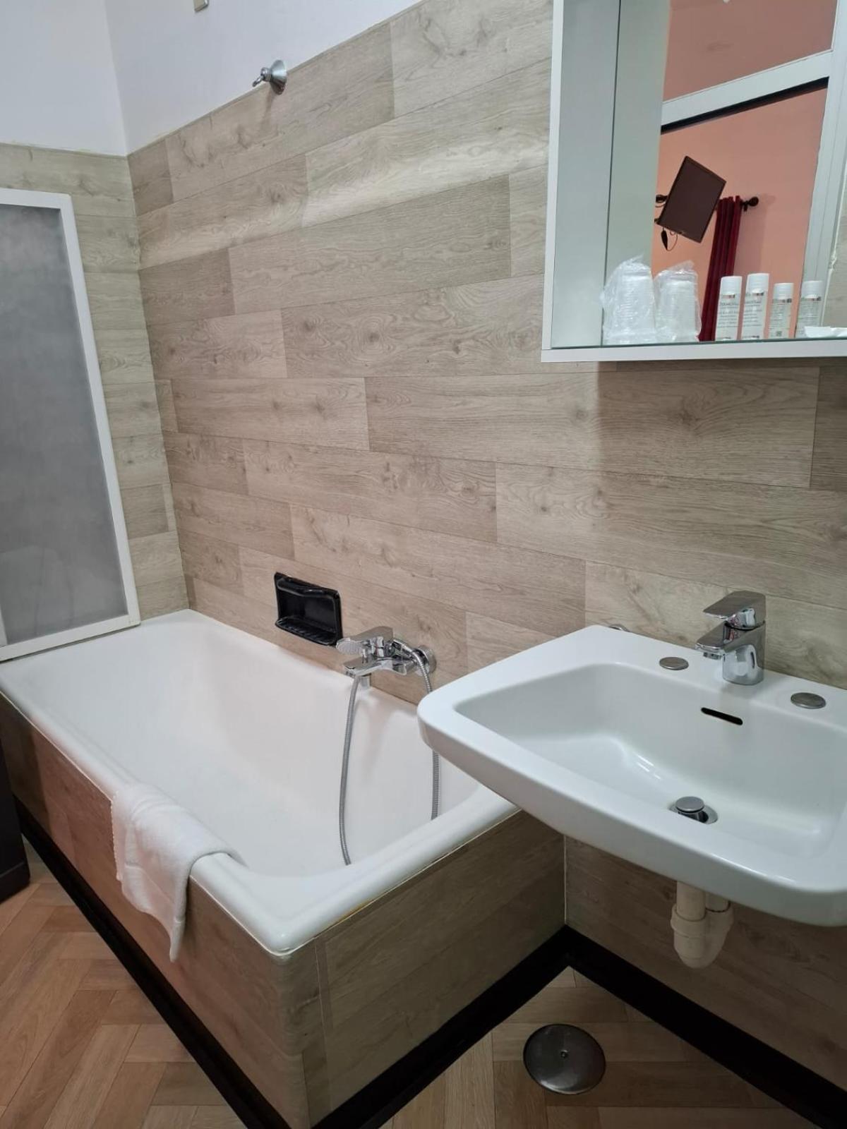 Triple Room - Photo 2