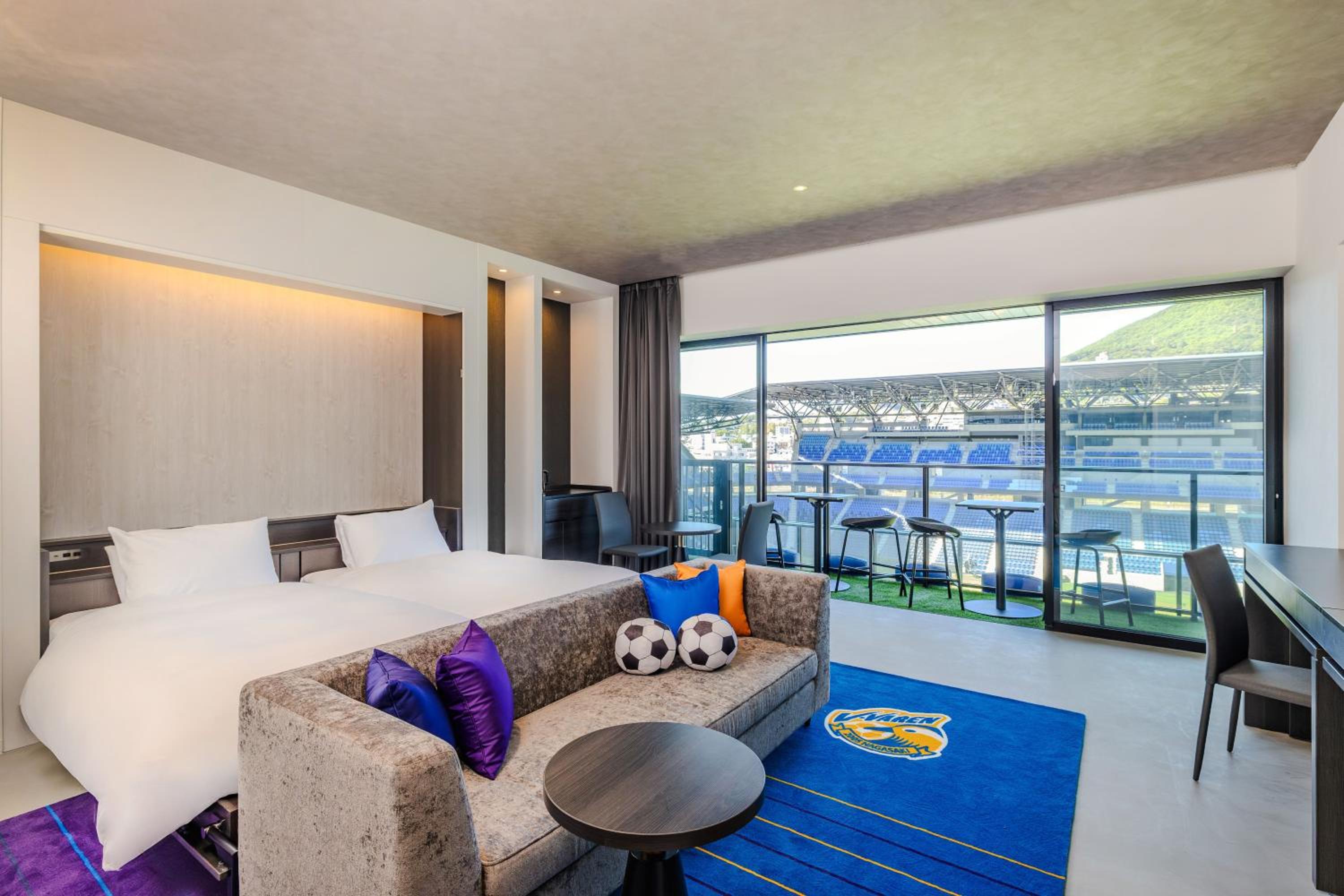 Deluxe Exciting Twin Room with Stadium View  - Photo 1