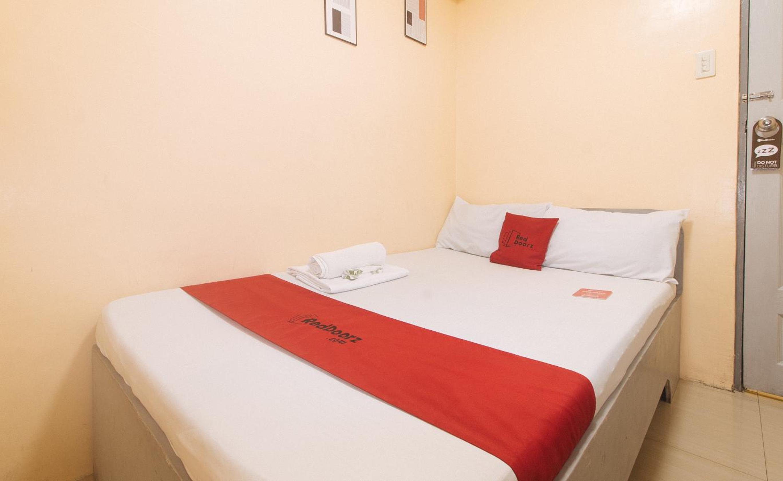 Deluxe Room - Photo 7