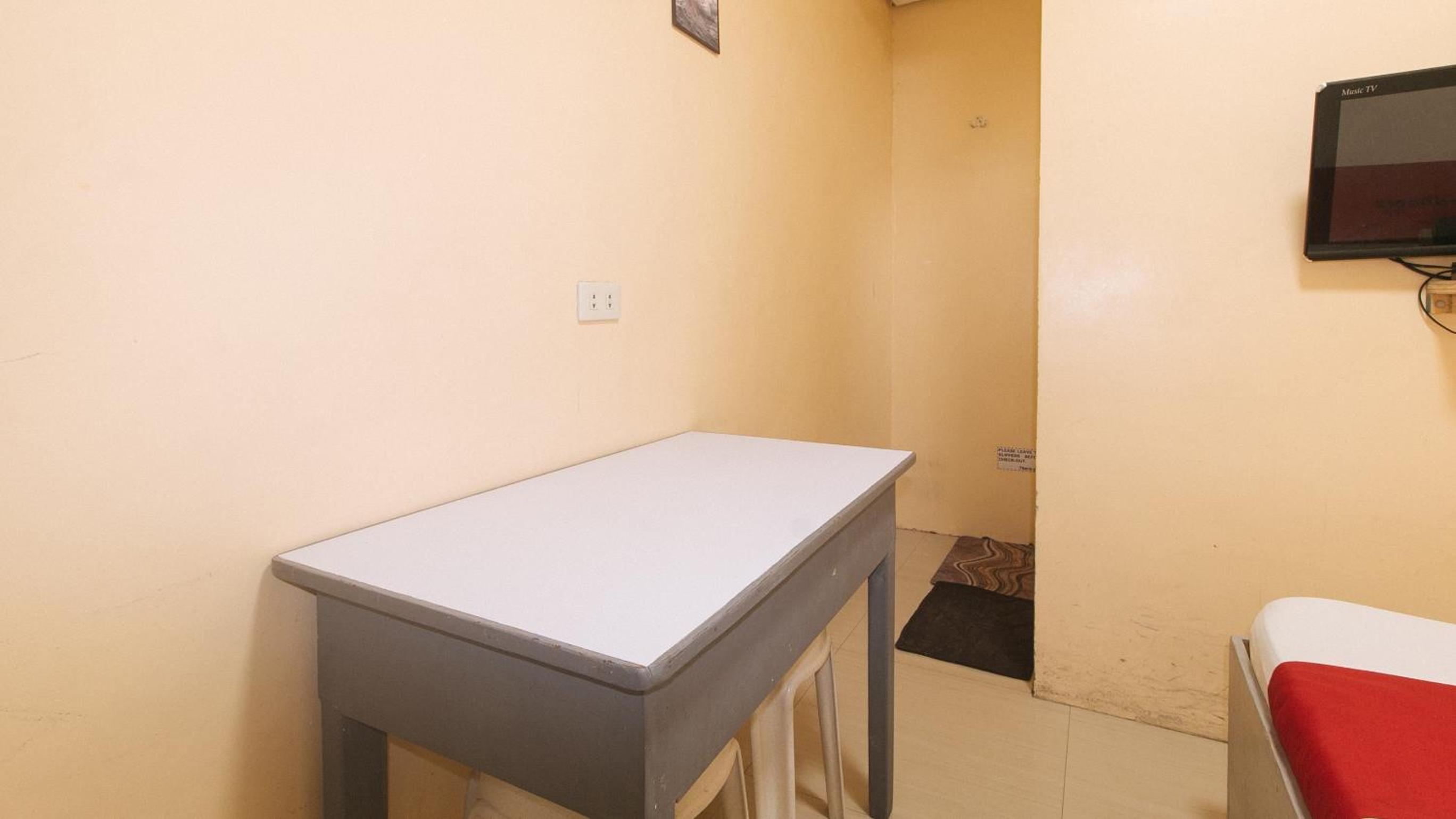 Deluxe Room - Photo 9