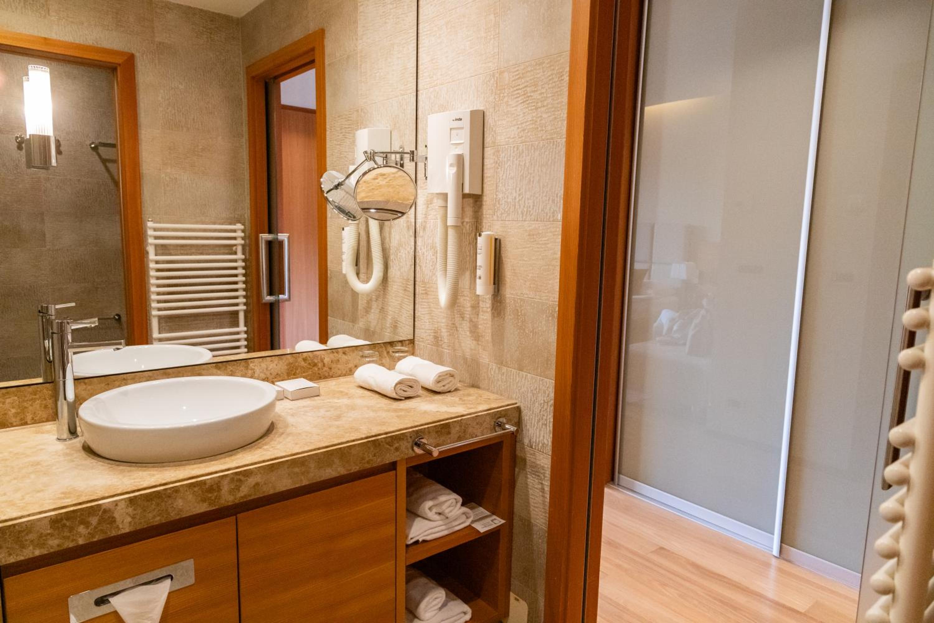 Double Room - Photo 8