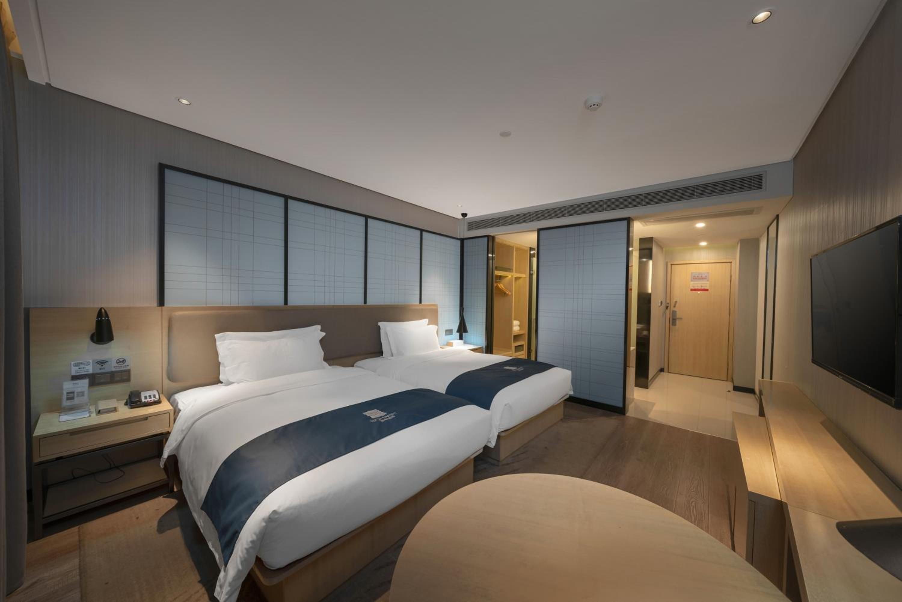 Deluxe Twin Room photo 2