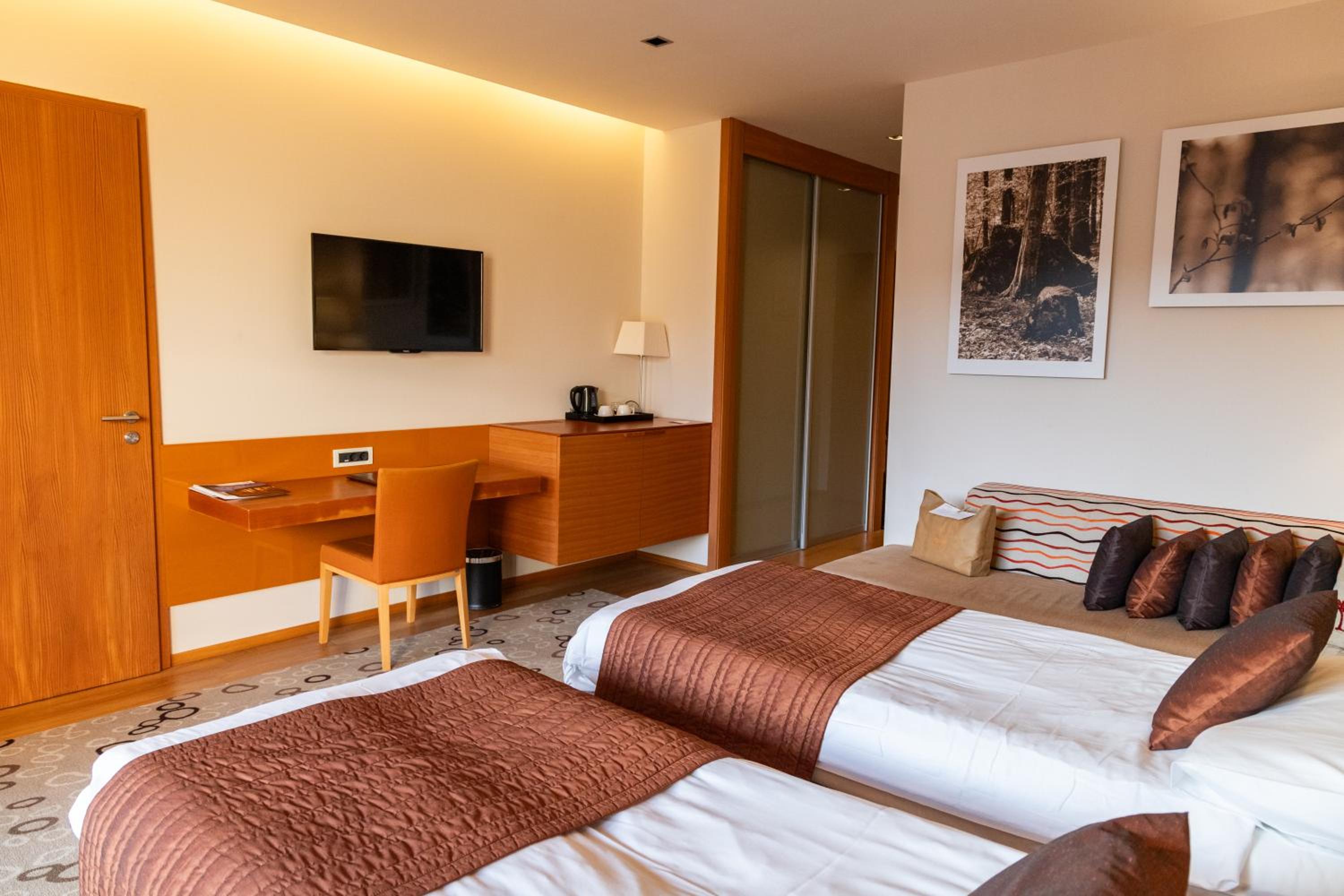 Double Room - Photo 19