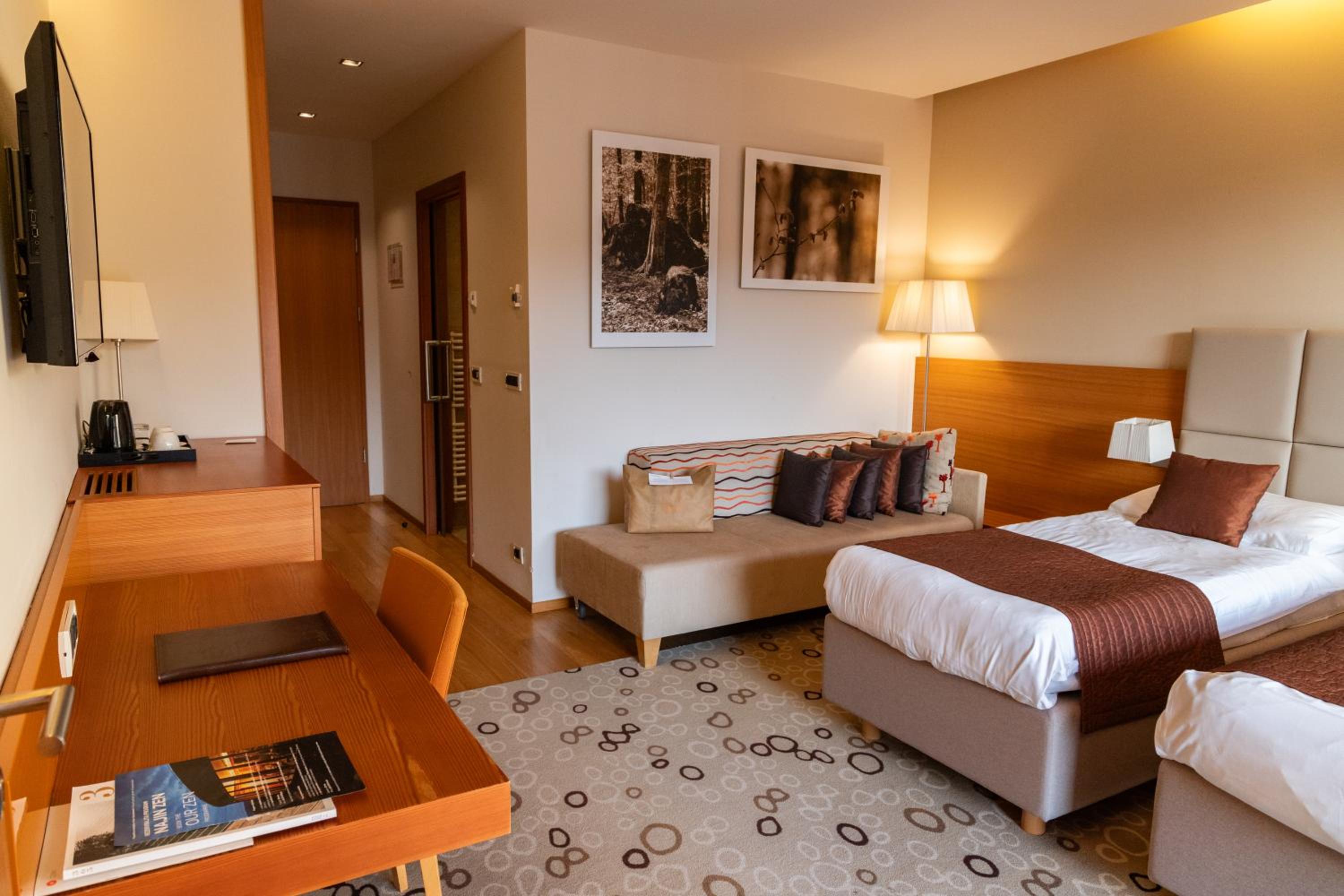 Double Room - Photo 18
