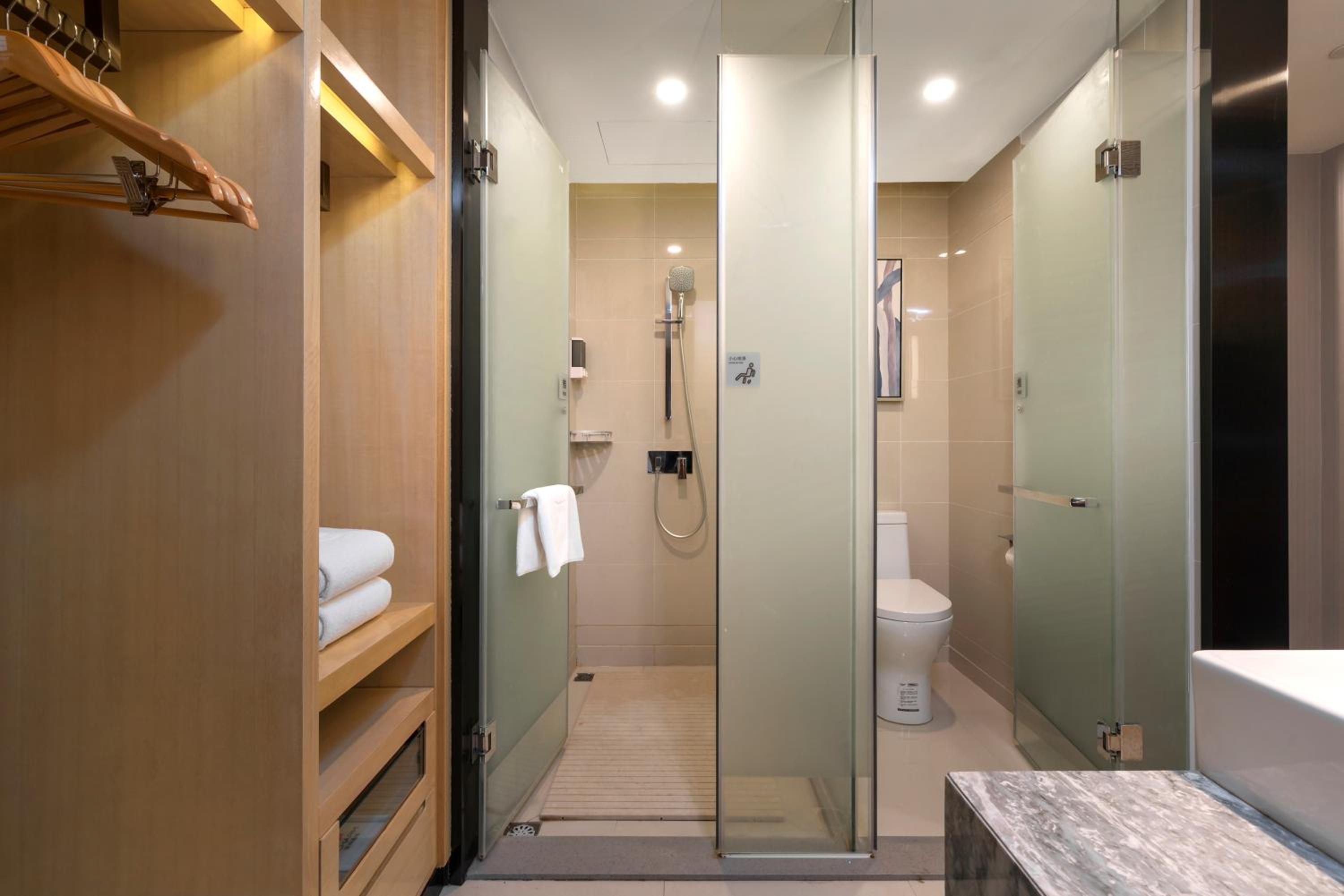 Deluxe Twin Room photo 3