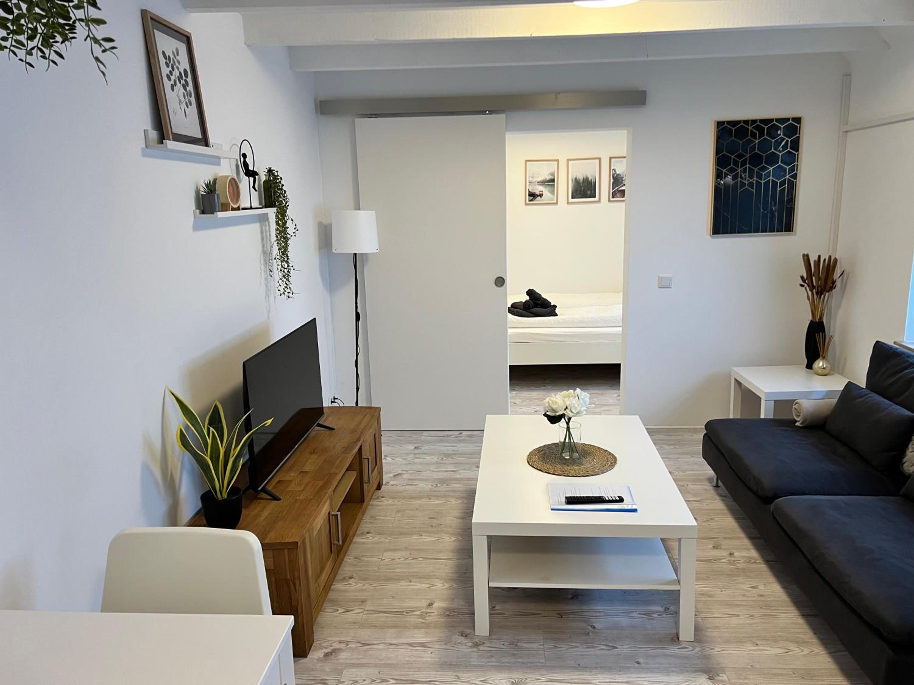 One-Bedroom Apartment photo 1
