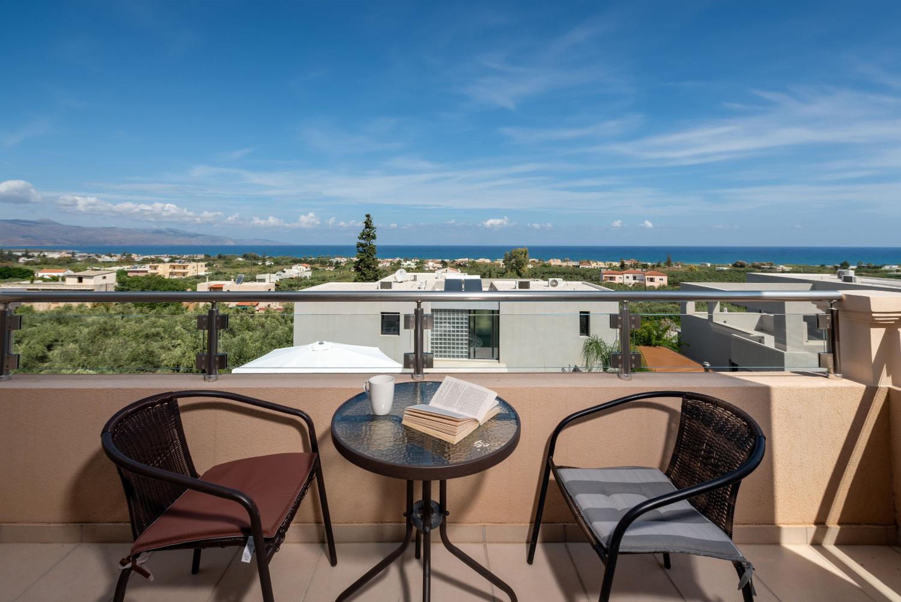 Three-Bedroom Villa photo 2