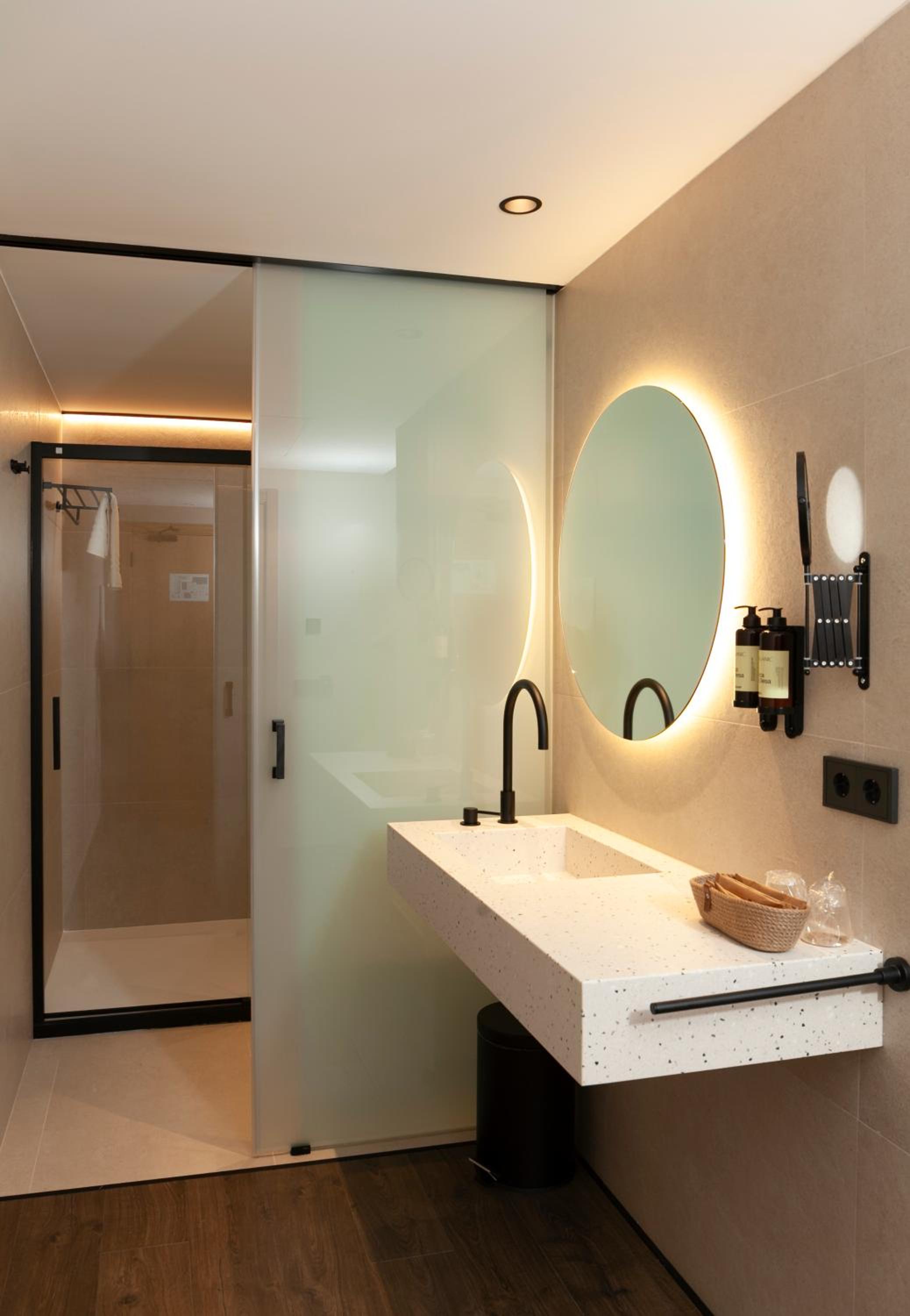 Single Room photo 2