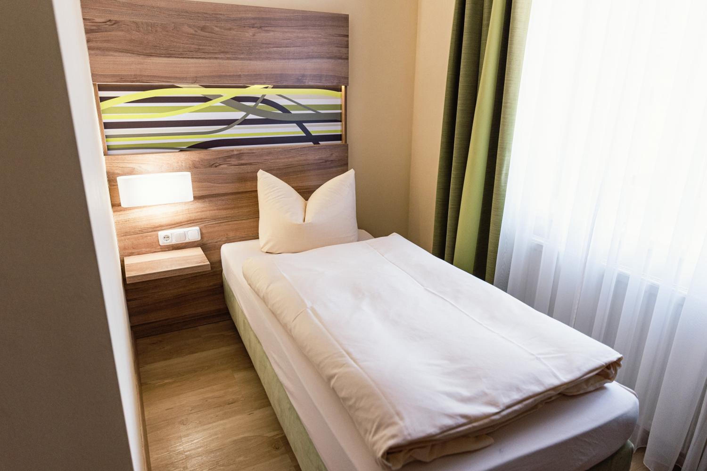 Single Room photo 3